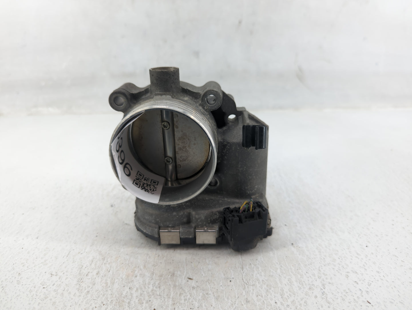 2012 Volvo V60 Throttle Body P/N:30711552 Fits Fits 2004 2005 2006 2007 2008 2009 2010 2011 2013 OEM Used Auto Parts - Oemus