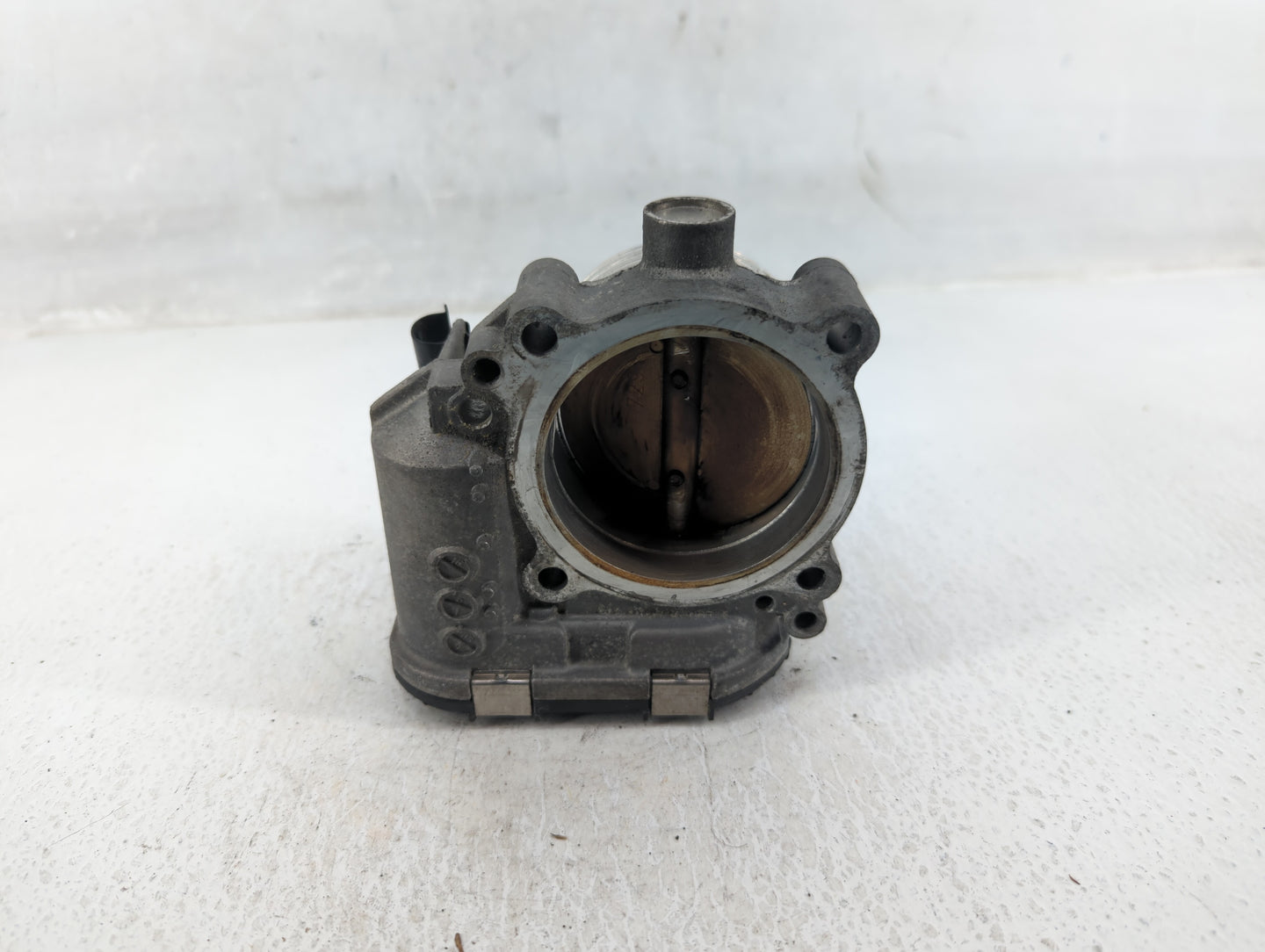 2012 Volvo V60 Throttle Body P/N:30711552 Fits Fits 2004 2005 2006 2007 2008 2009 2010 2011 2013 OEM Used Auto Parts - Oemus