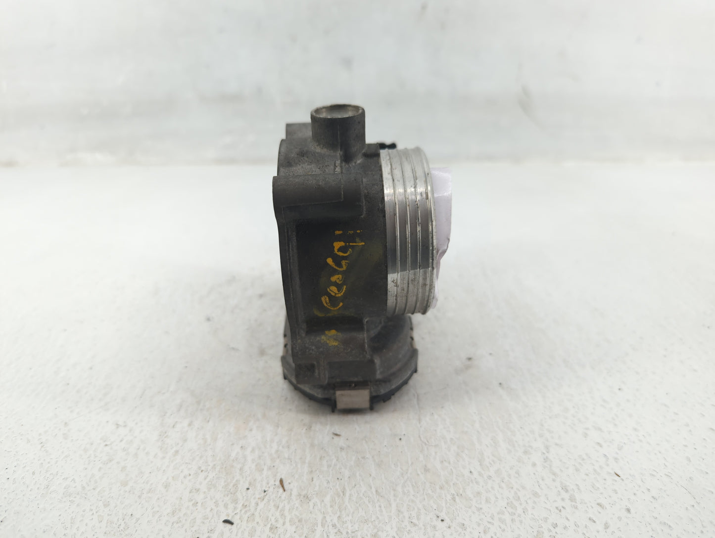 2012 Volvo V60 Throttle Body P/N:30711552 Fits Fits 2004 2005 2006 2007 2008 2009 2010 2011 2013 OEM Used Auto Parts - Oemus
