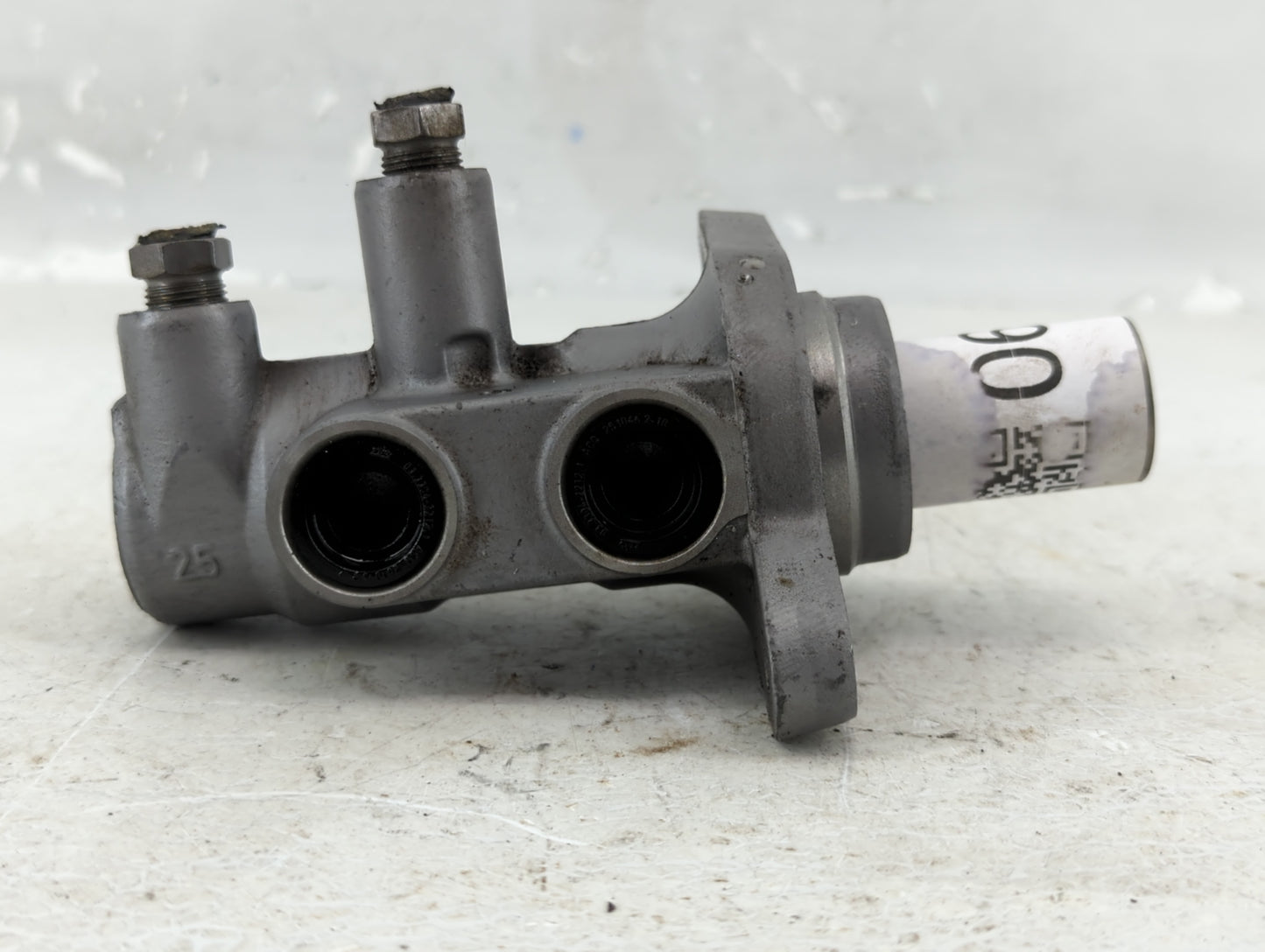 2013-2016 Volvo V60 Brake Master Cylinder - Oemusedautoparts1.com