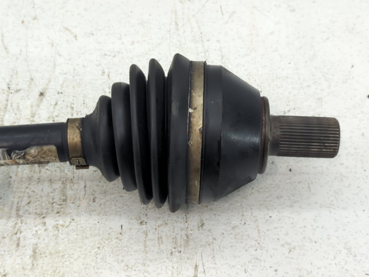 Volvo V60 Axle Shaft Front Passenger Cv C/v - Oemusedautoparts1.com
