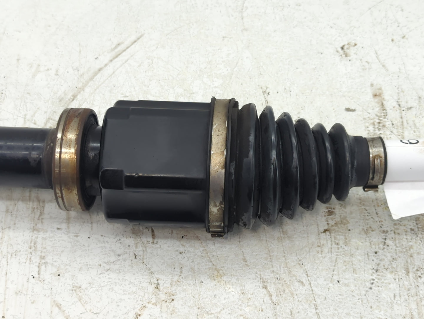 Volvo V60 Axle Shaft Front Passenger Cv C/v - Oemusedautoparts1.com
