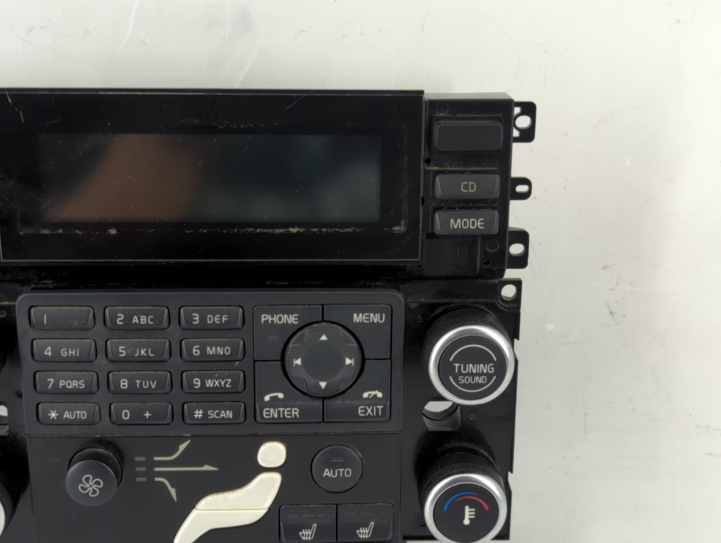2012 Volvo V70 Radio AM FM Cd Player Receiver Replacement P/N:1908516 Fits OEM Used Auto Parts - Oemusedautoparts1.com