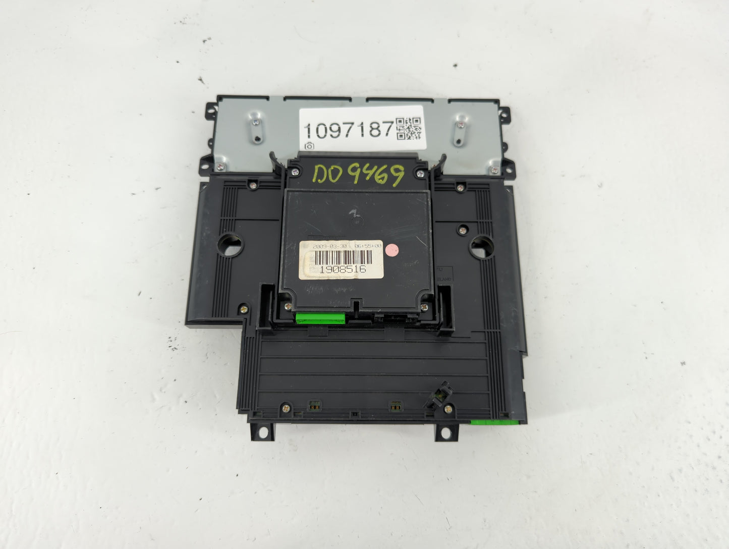 2012 Volvo V70 Radio AM FM Cd Player Receiver Replacement P/N:1908516 Fits OEM Used Auto Parts - Oemusedautoparts1.com