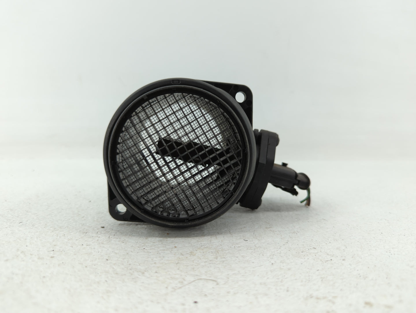 Volvo V70 Mass Air Flow Meter Maf - Oemusedautoparts1.com