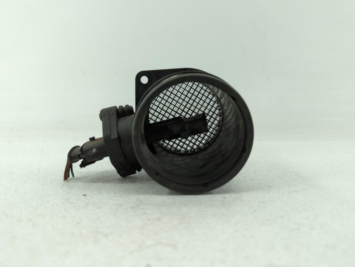 Volvo V70 Mass Air Flow Meter Maf - Oemusedautoparts1.com