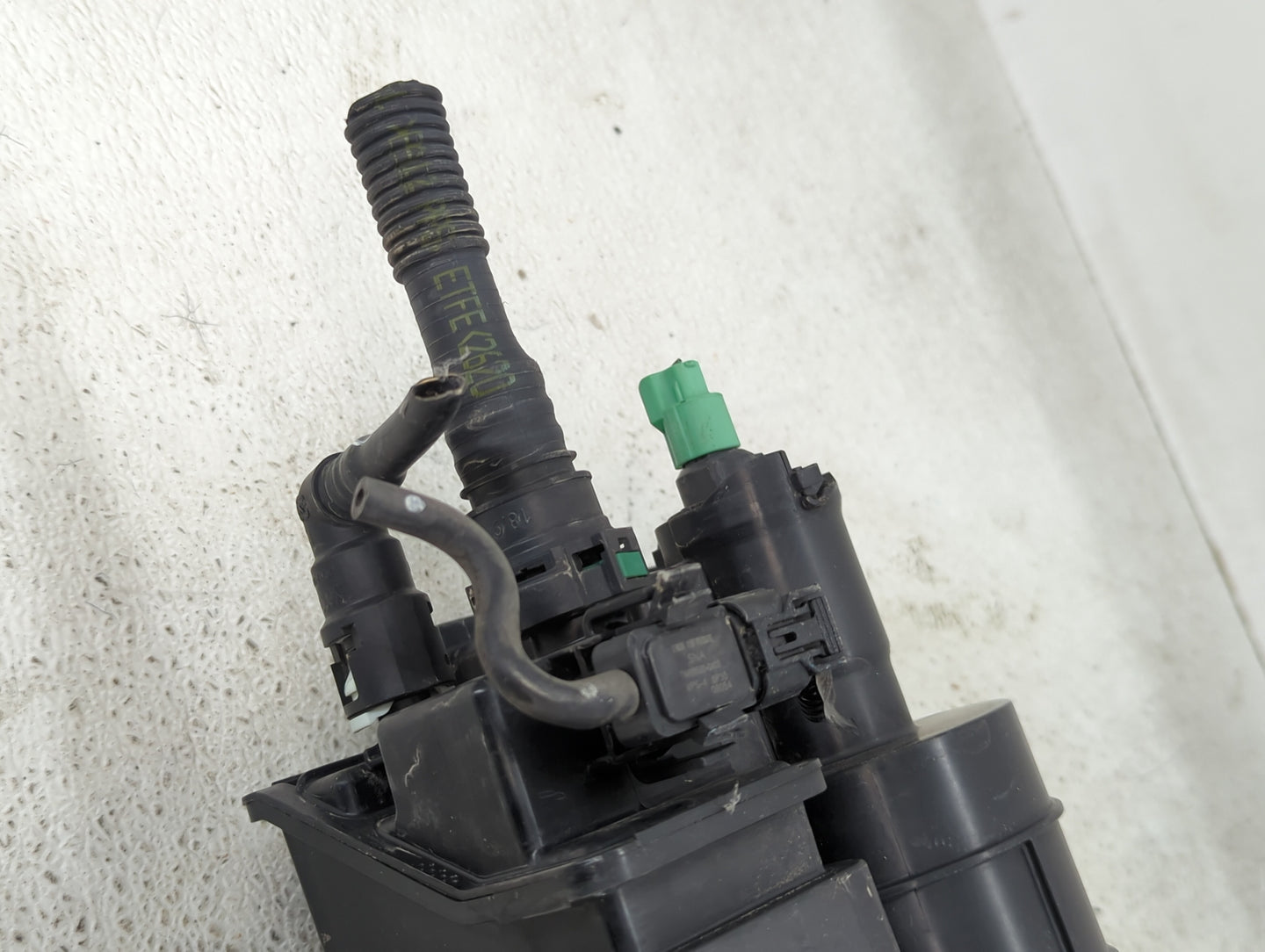 2013 Acura Ilx Fuel Vapor Charcoal Canister - Oemusedautoparts1.com