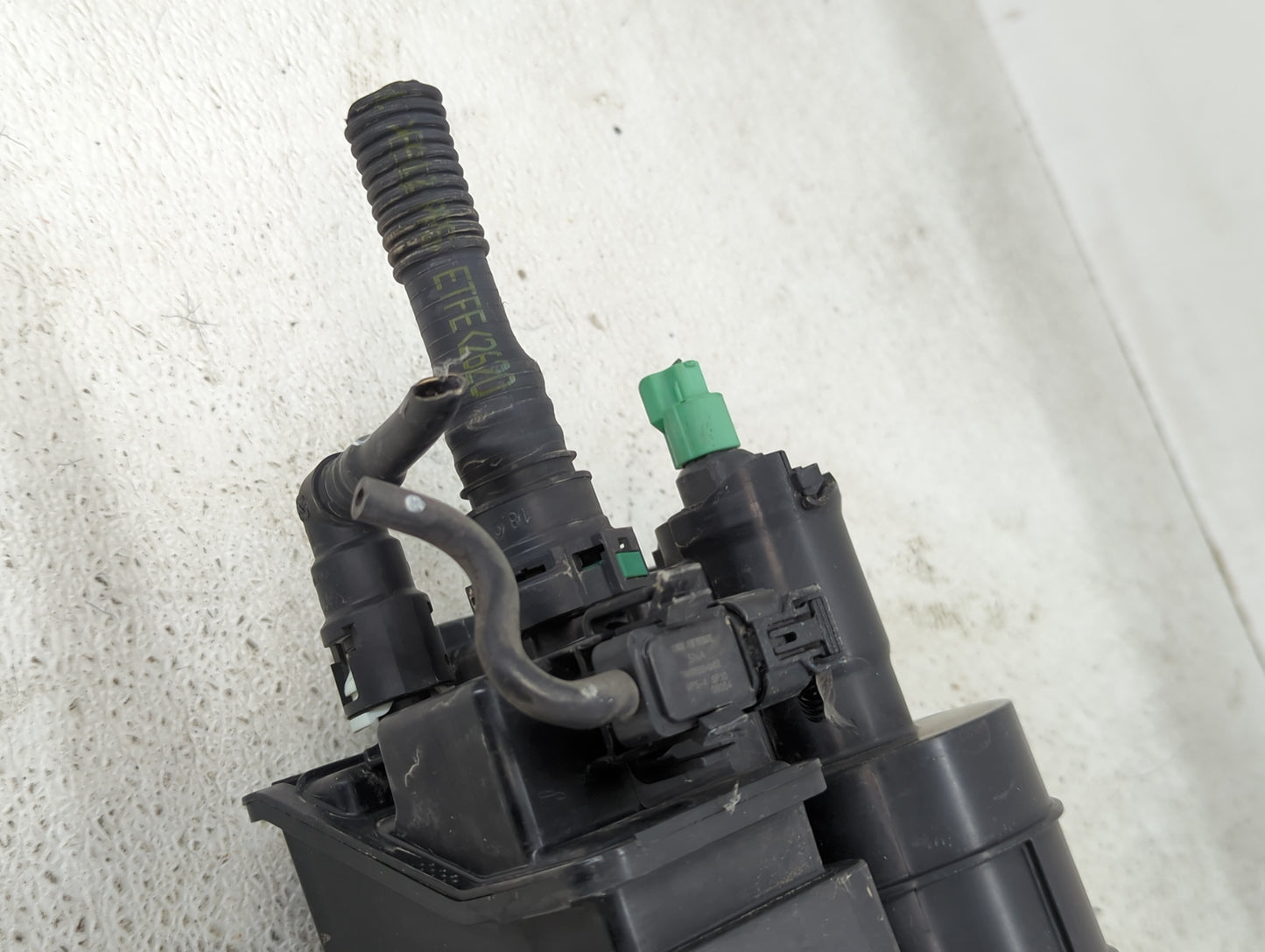 2013 Acura Ilx Fuel Vapor Charcoal Canister - Oemusedautoparts1.com