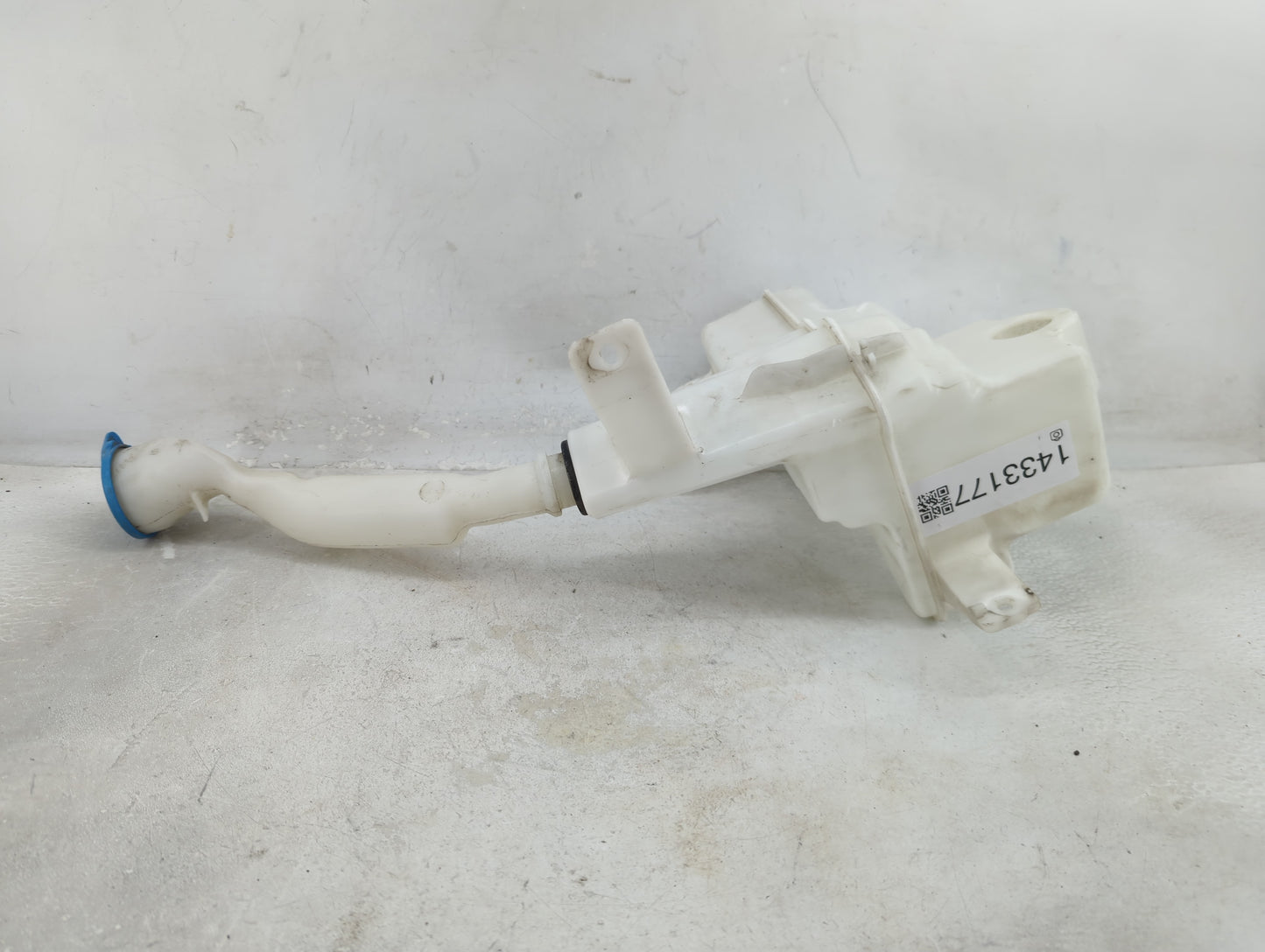 2013-2022 Acura Ilx Windshield Washer Fluid Reservoir Bottle Oem White - Oemusedautoparts1.com