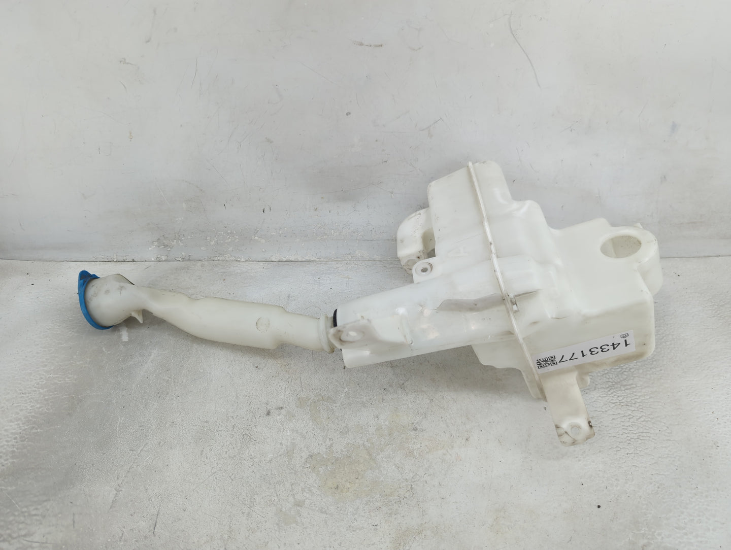 2013-2022 Acura Ilx Windshield Washer Fluid Reservoir Bottle Oem White - Oemusedautoparts1.com