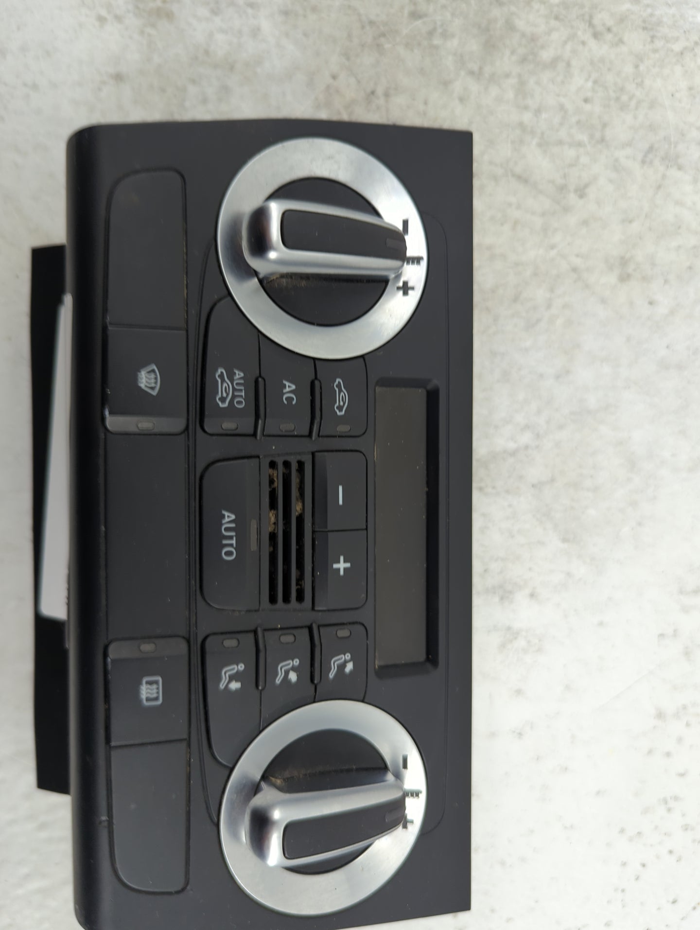 2009-2013 Audi A3 Climate Control Module Temperature AC/Heater Replacement P/N:8P0820043BM 8P0820043BM XHA Fits OEM Used Aut