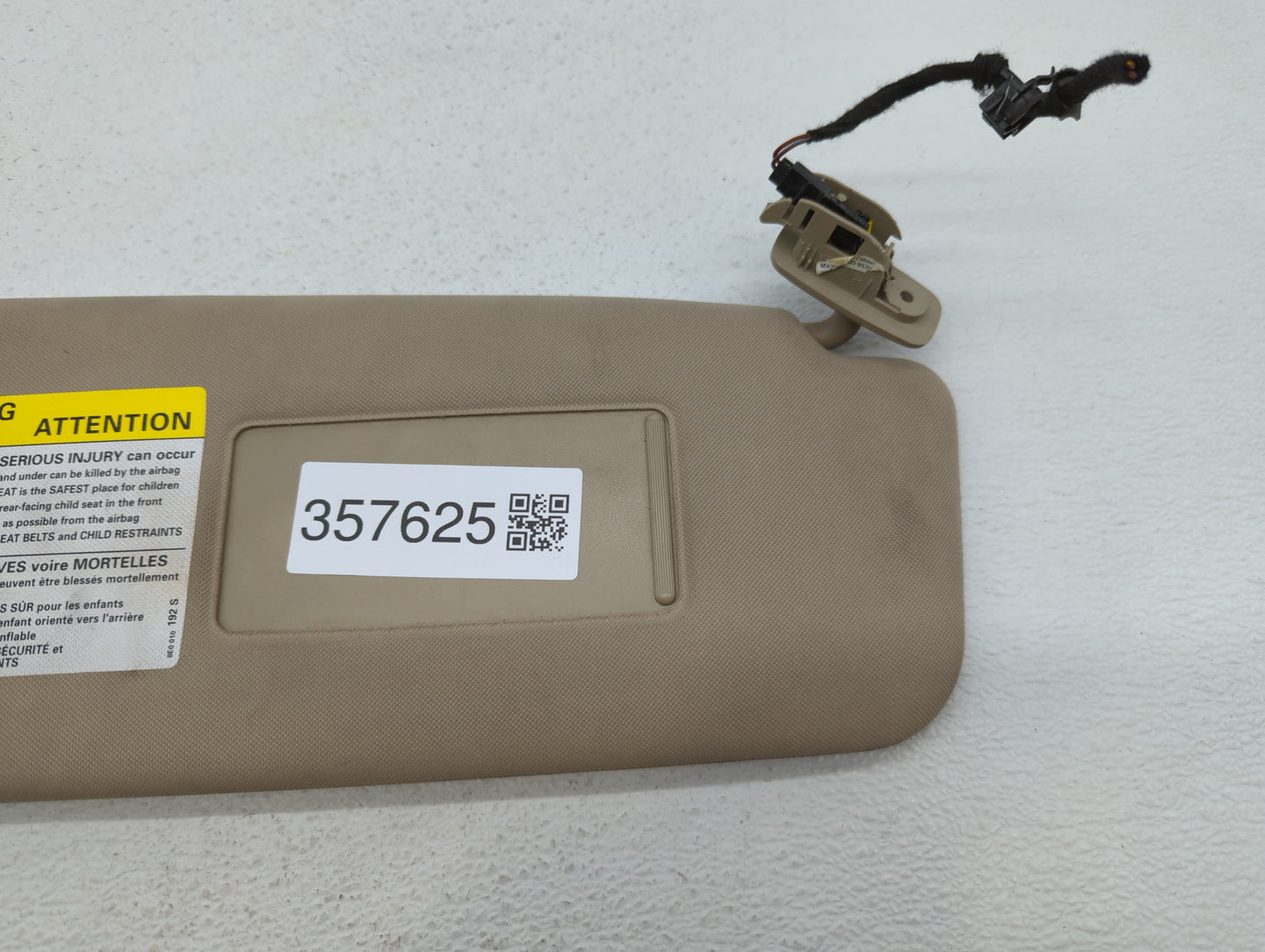 2006-2013 Audi A3 Sun Visor Shade Replacement Passenger Right Mirror Fits Fits 2006 2007 2008 2009 2010 2011 2012 2013 OEM U