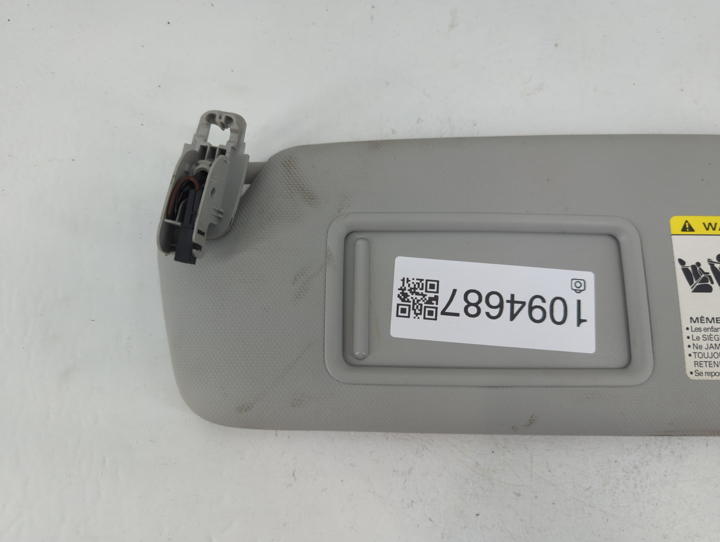 2013-2016 Audi A4 Sun Visor Shade Replacement Driver Left Mirror Fits Fits 2013 2014 2015 2016 OEM Used Auto Parts - Oemused