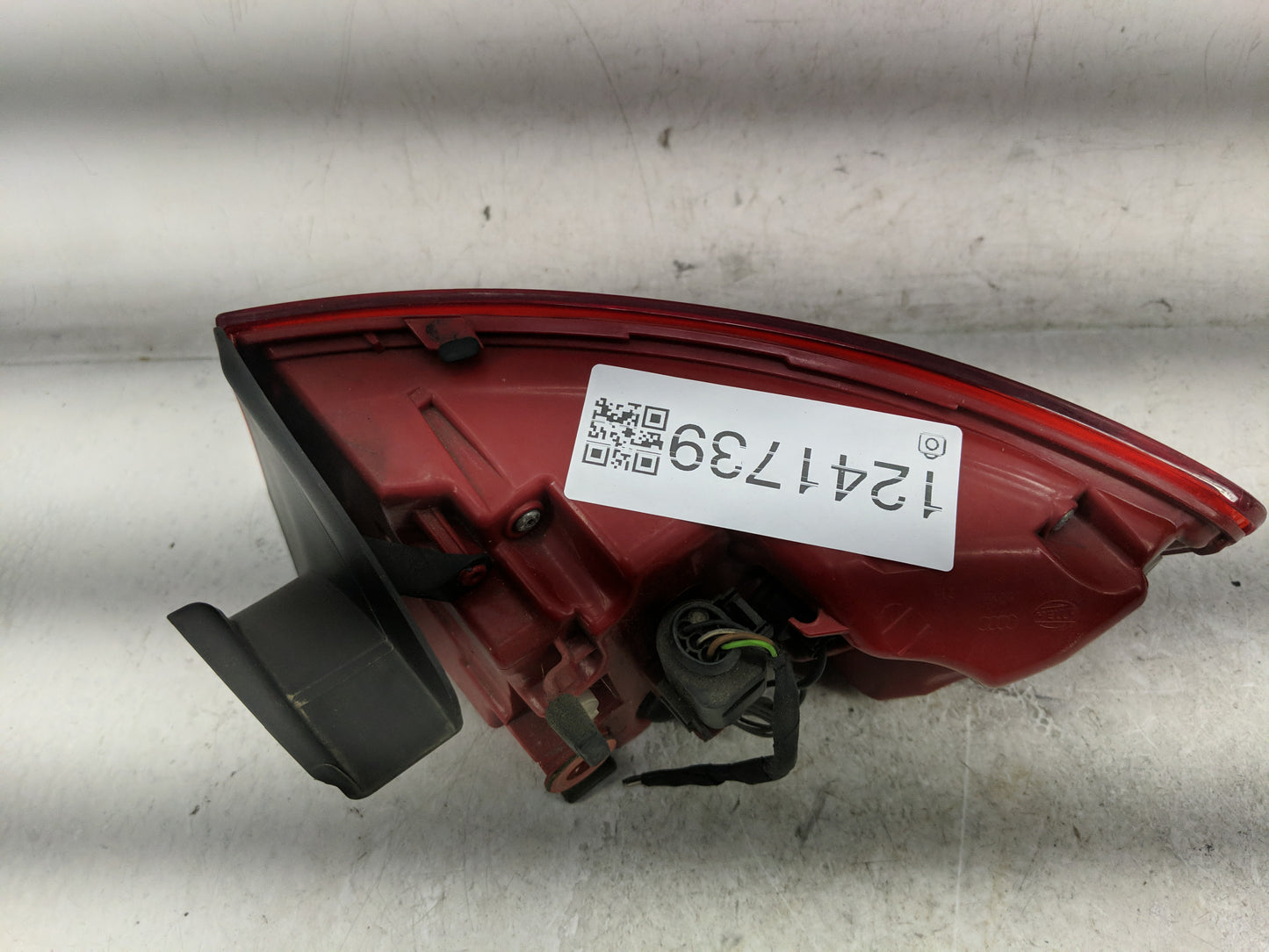 2013-2016 Audi A4 Tail Light Assembly Passenger Right OEM P/N:8K5 945 095 AD Fits Fits 2013 2014 2015 2016 OEM Used Auto Par