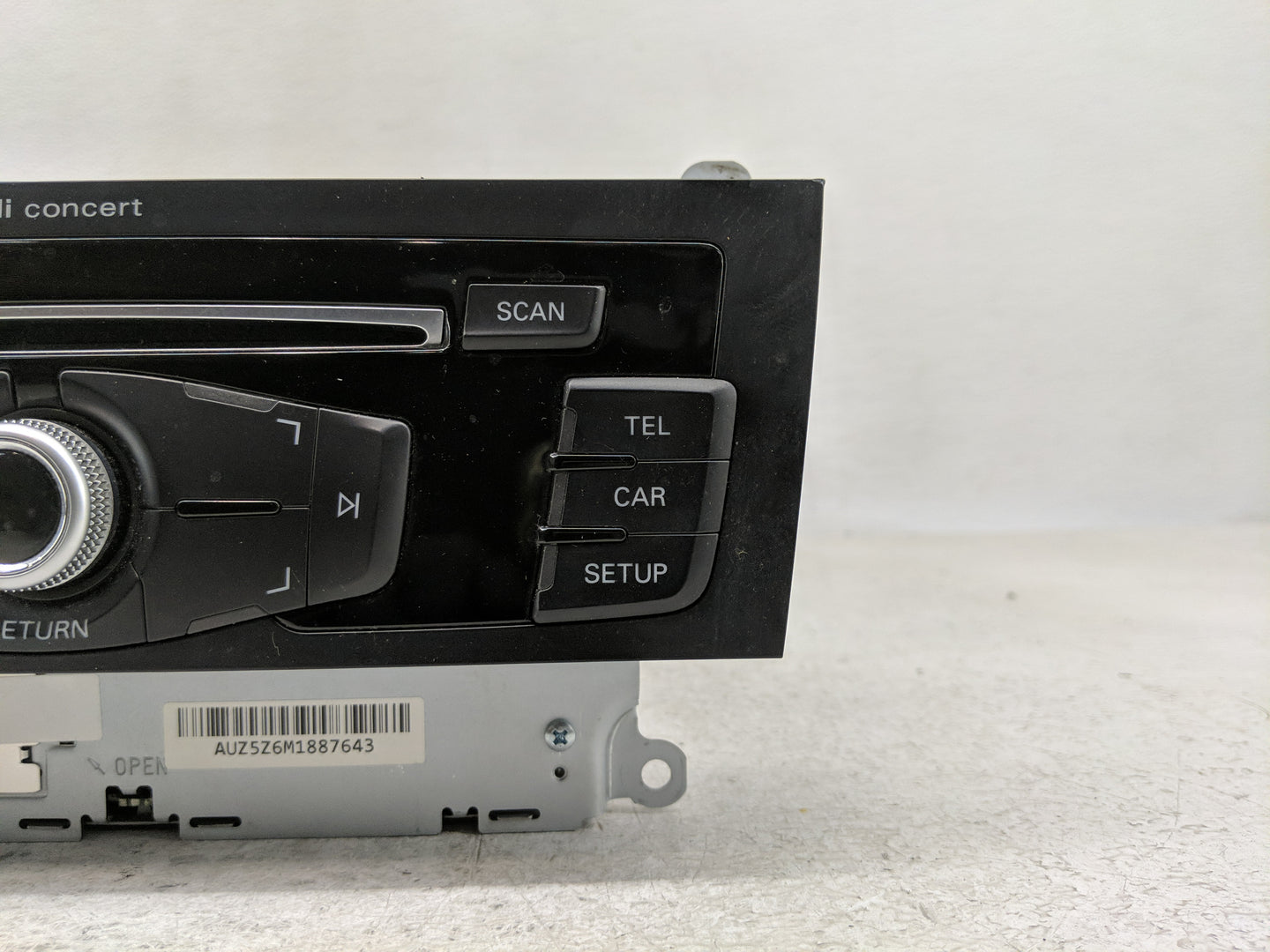 2013 Audi A4 Radio AM FM Cd Player Receiver Replacement P/N:8R1 035 186 Q Fits OEM Used Auto Parts - Oemusedautoparts1.com