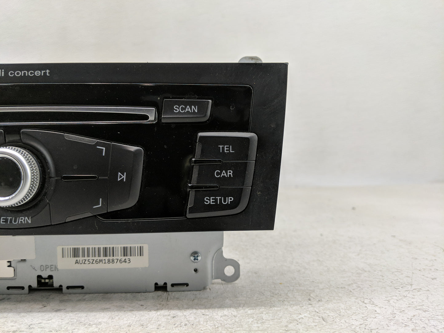 2013 Audi A4 Radio AM FM Cd Player Receiver Replacement P/N:8R1 035 186 Q Fits OEM Used Auto Parts - Oemusedautoparts1.com