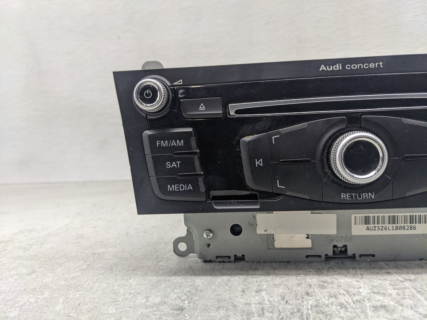 2013-2016 Audi A4 Radio AM FM Cd Player Receiver Replacement P/N:8R1 035 186 H 8R1 035 186 B Fits Fits 2013 2014 2015 2016 O
