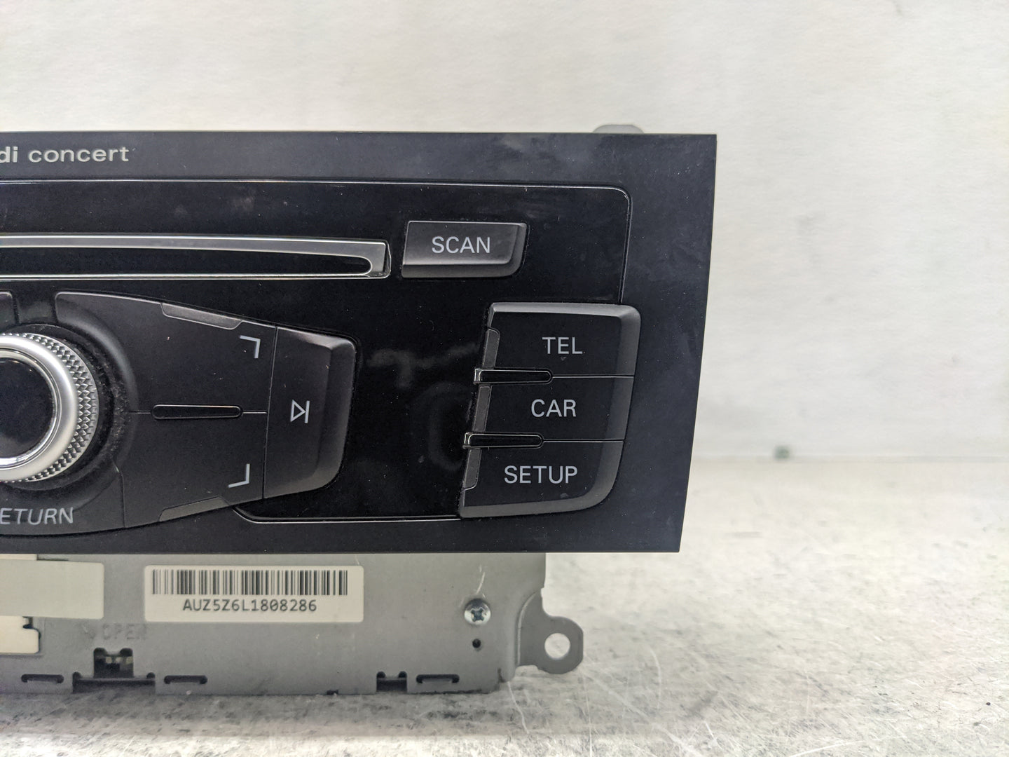 2013-2016 Audi A4 Radio AM FM Cd Player Receiver Replacement P/N:8R1 035 186 H 8R1 035 186 B Fits Fits 2013 2014 2015 2016 O