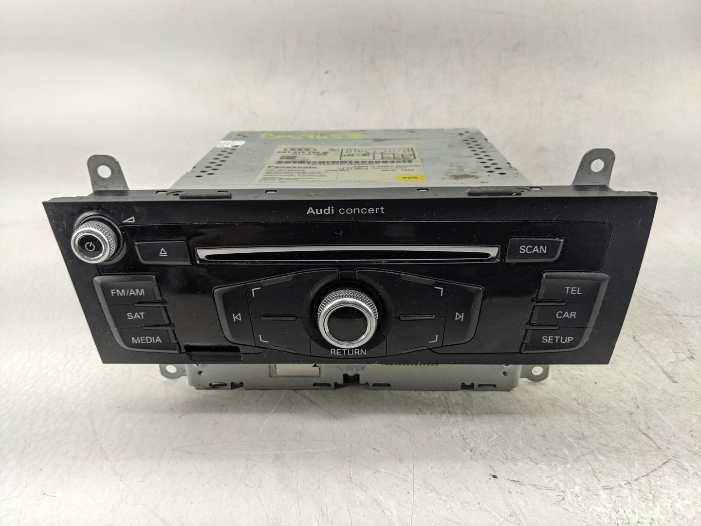 2013-2016 Audi A4 Radio AM FM Cd Player Receiver Replacement P/N:8R1035186Q Fits Fits 2013 2014 2015 2016 OEM Used Auto Part