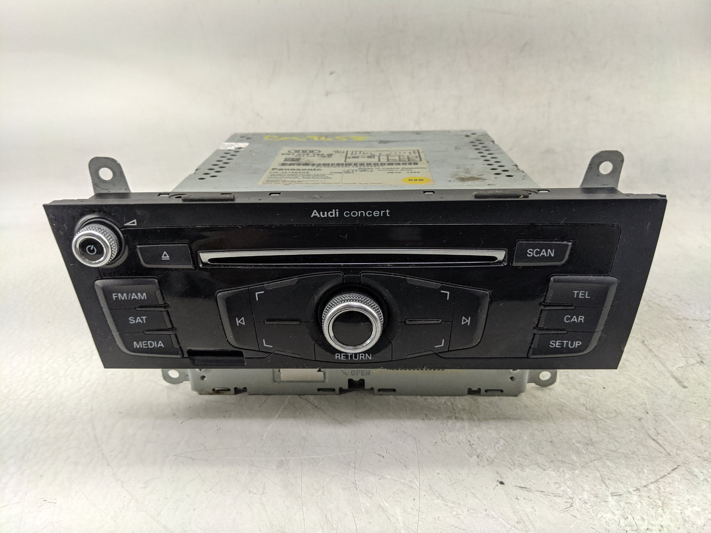 2013-2016 Audi A4 Radio AM FM Cd Player Receiver Replacement P/N:8R1035186Q Fits Fits 2013 2014 2015 2016 OEM Used Auto Part