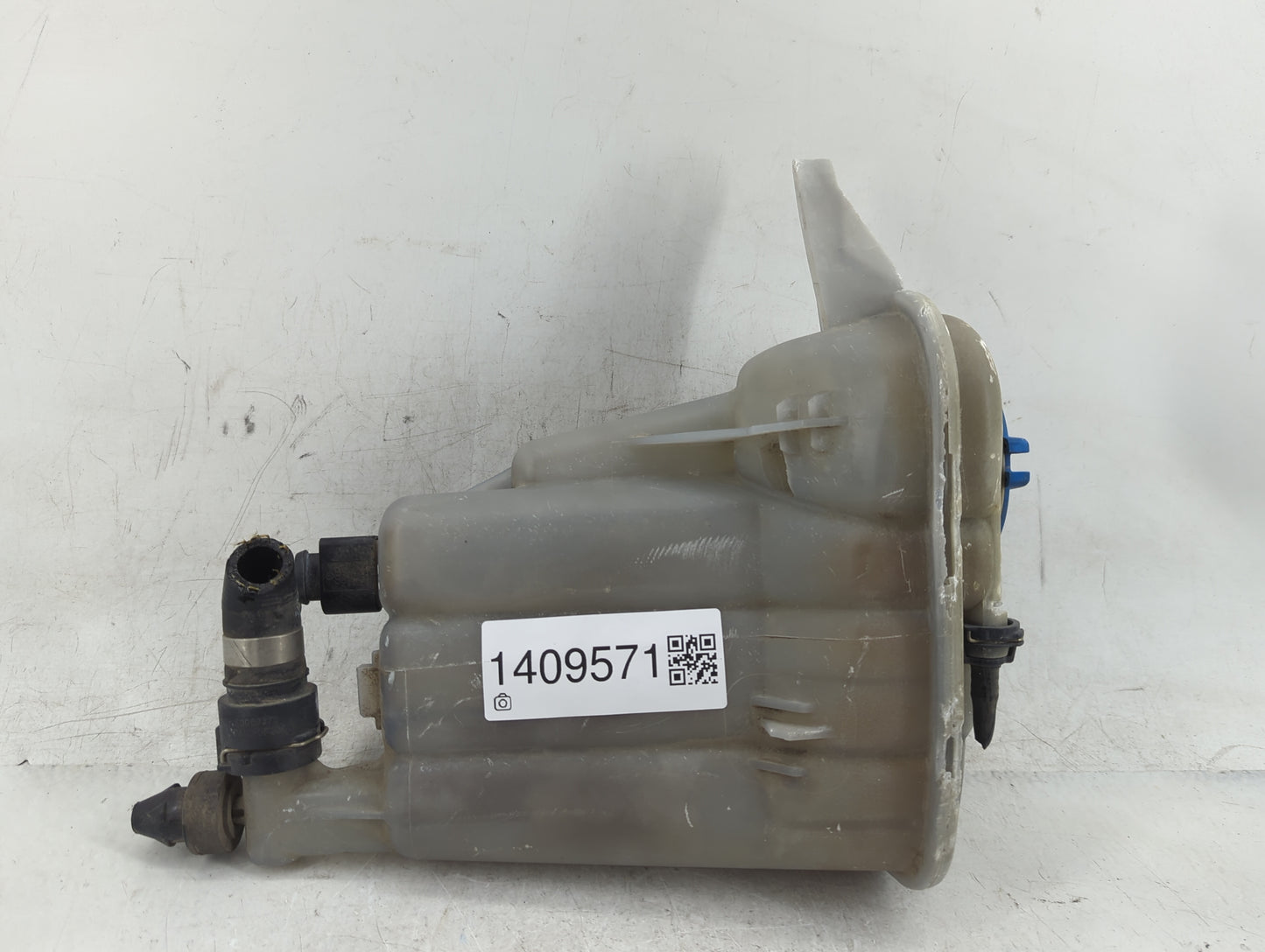 2013-2016 Audi A4 Radiator Coolant Overflow Expansion Tank Bottle - Oemusedautoparts1.com