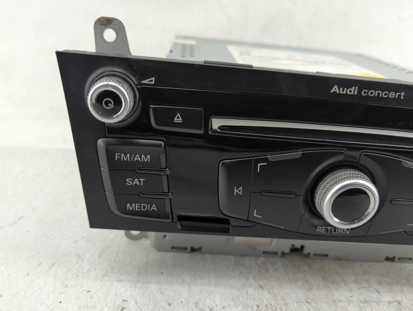 2013-2016 Audi A4 Radio AM FM Cd Player Receiver Replacement P/N:8R1 035 186 H Fits Fits 2013 2014 2015 2016 OEM Used Auto P
