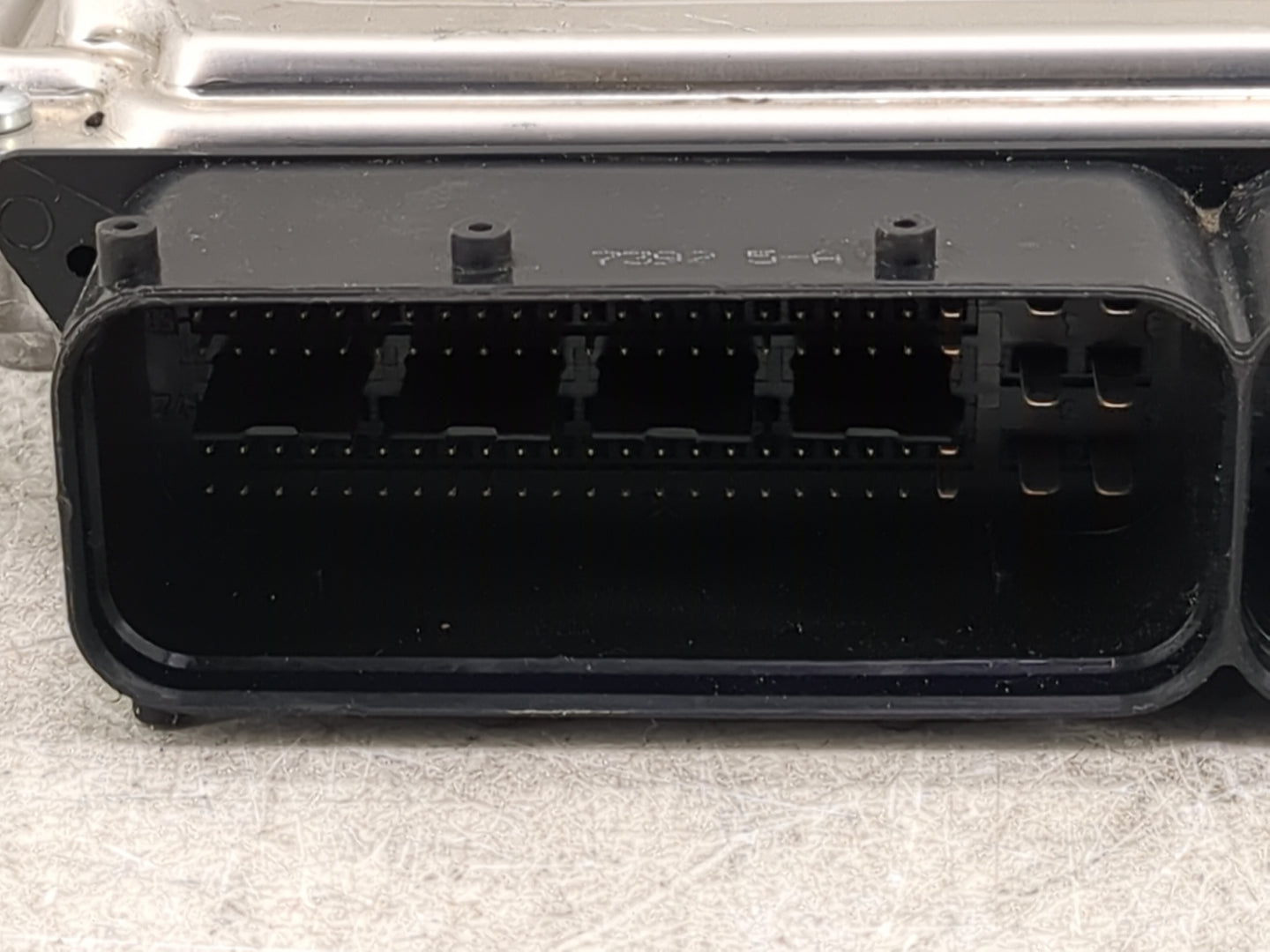 2013-2016 Audi A4 PCM Engine Control Computer ECU ECM PCU OEM P/N:8K5 907 115 F 8K2 907 115 L Fits Fits 2013 2014 2015 2016 