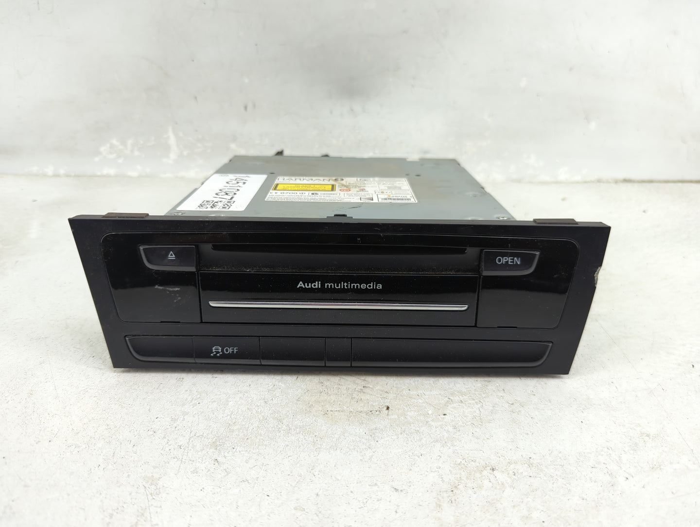 2013-2016 Audi A4 Radio AM FM Cd Player Receiver Replacement P/N:8R1035746C AD10-0169005 Fits OEM Used Auto Parts - Oemuseda