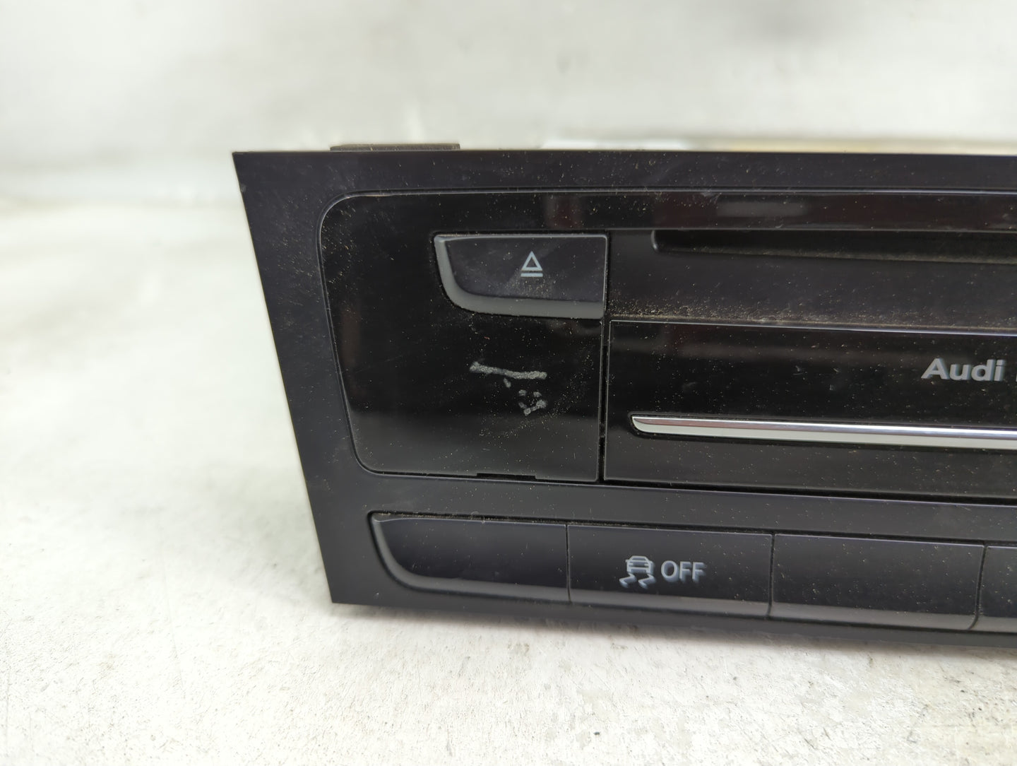 2013-2016 Audi A4 Radio AM FM Cd Player Receiver Replacement P/N:8R1035746C AD10-0169005 Fits OEM Used Auto Parts - Oemuseda