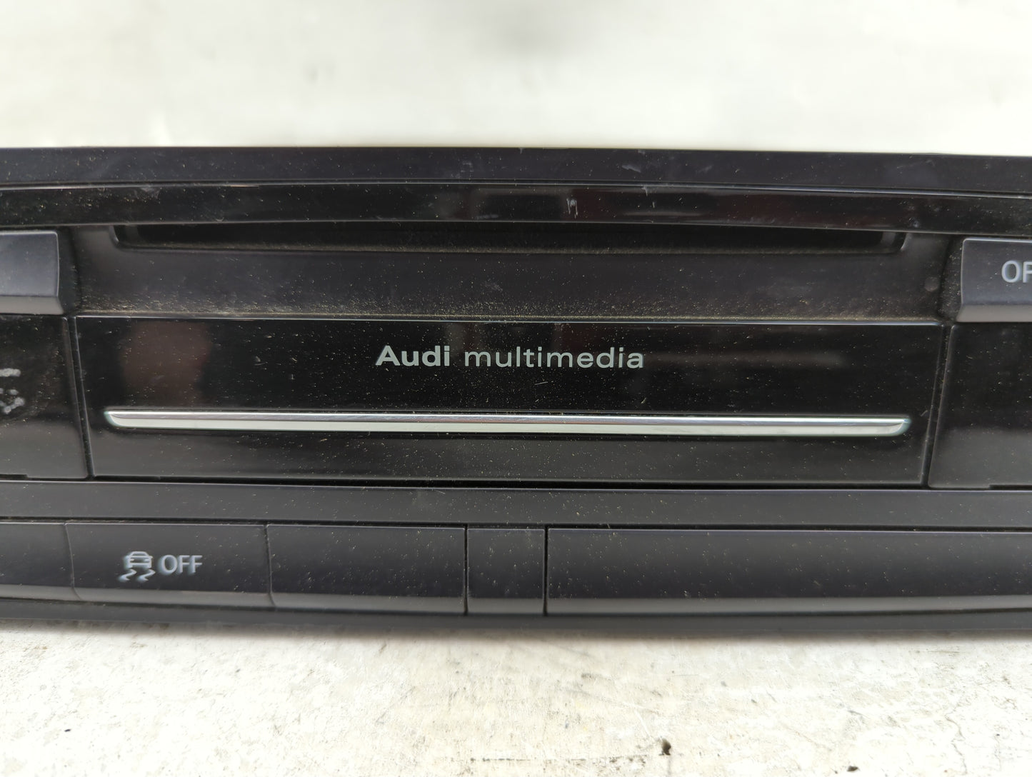 2013-2016 Audi A4 Radio AM FM Cd Player Receiver Replacement P/N:8R1035746C AD10-0169005 Fits OEM Used Auto Parts - Oemuseda