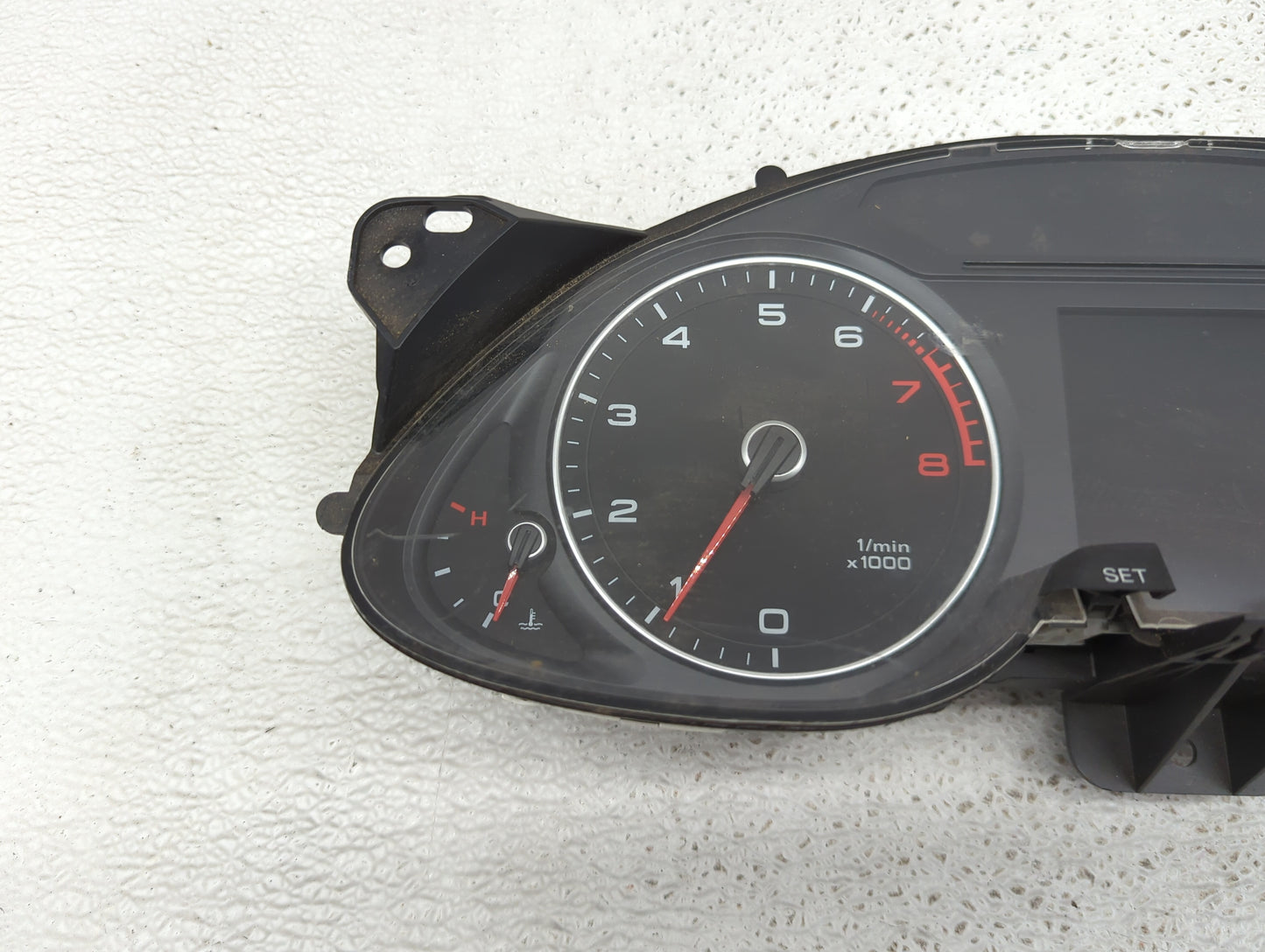 2013 Audi A4 Instrument Cluster Speedometer Gauges P/N:8K0920982D 503002561302 Miles:128K Fits OEM Used Auto Parts - Oemused