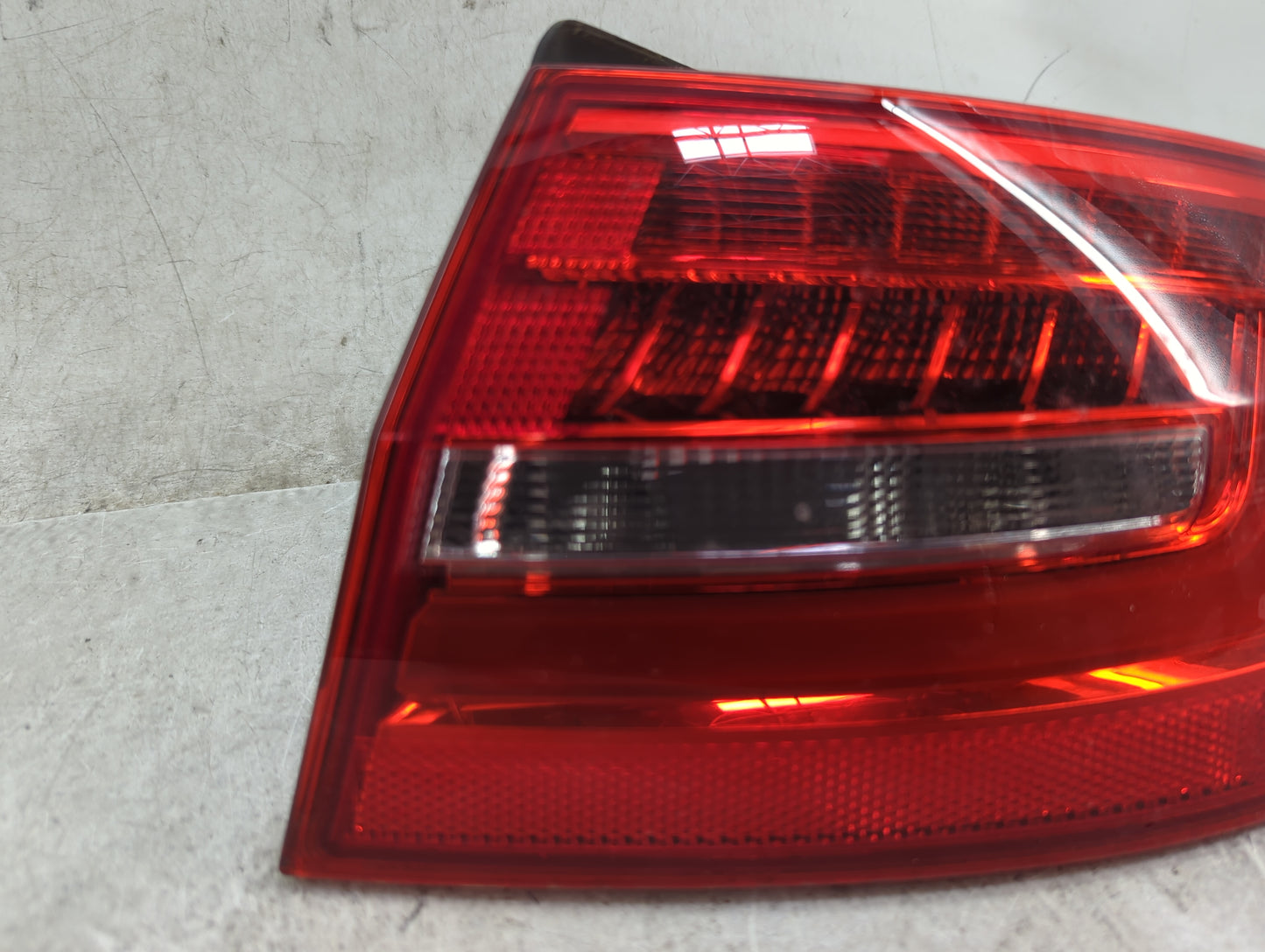 2013-2016 Audi A4 Tail Light Assembly Passenger Right OEM P/N:01091604 Fits Fits 2013 2014 2015 2016 OEM Used Auto Parts - O