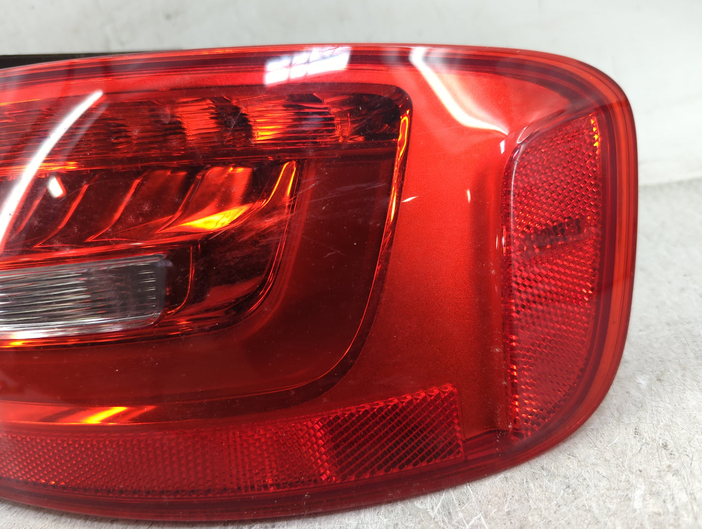 2013-2016 Audi A4 Tail Light Assembly Passenger Right OEM P/N:01091604 Fits Fits 2013 2014 2015 2016 OEM Used Auto Parts - O