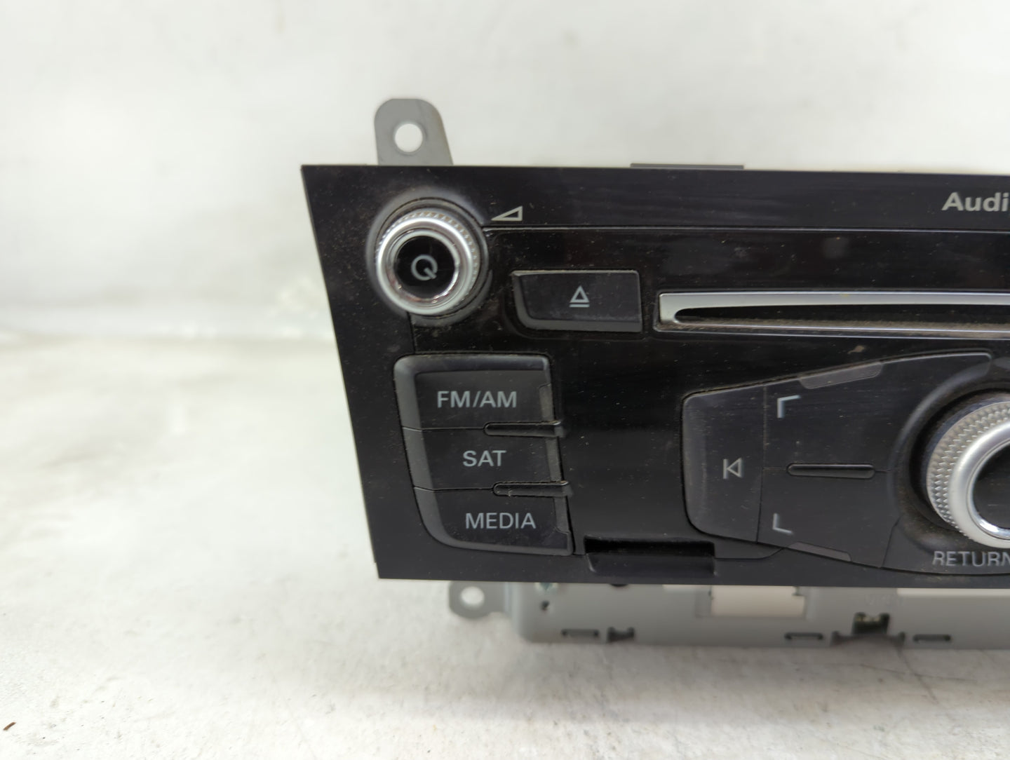 2013-2016 Audi A4 Radio AM FM Cd Player Receiver Replacement P/N:0810 0959 8R1 035 186 H Fits Fits 2013 2014 2015 2016 OEM U