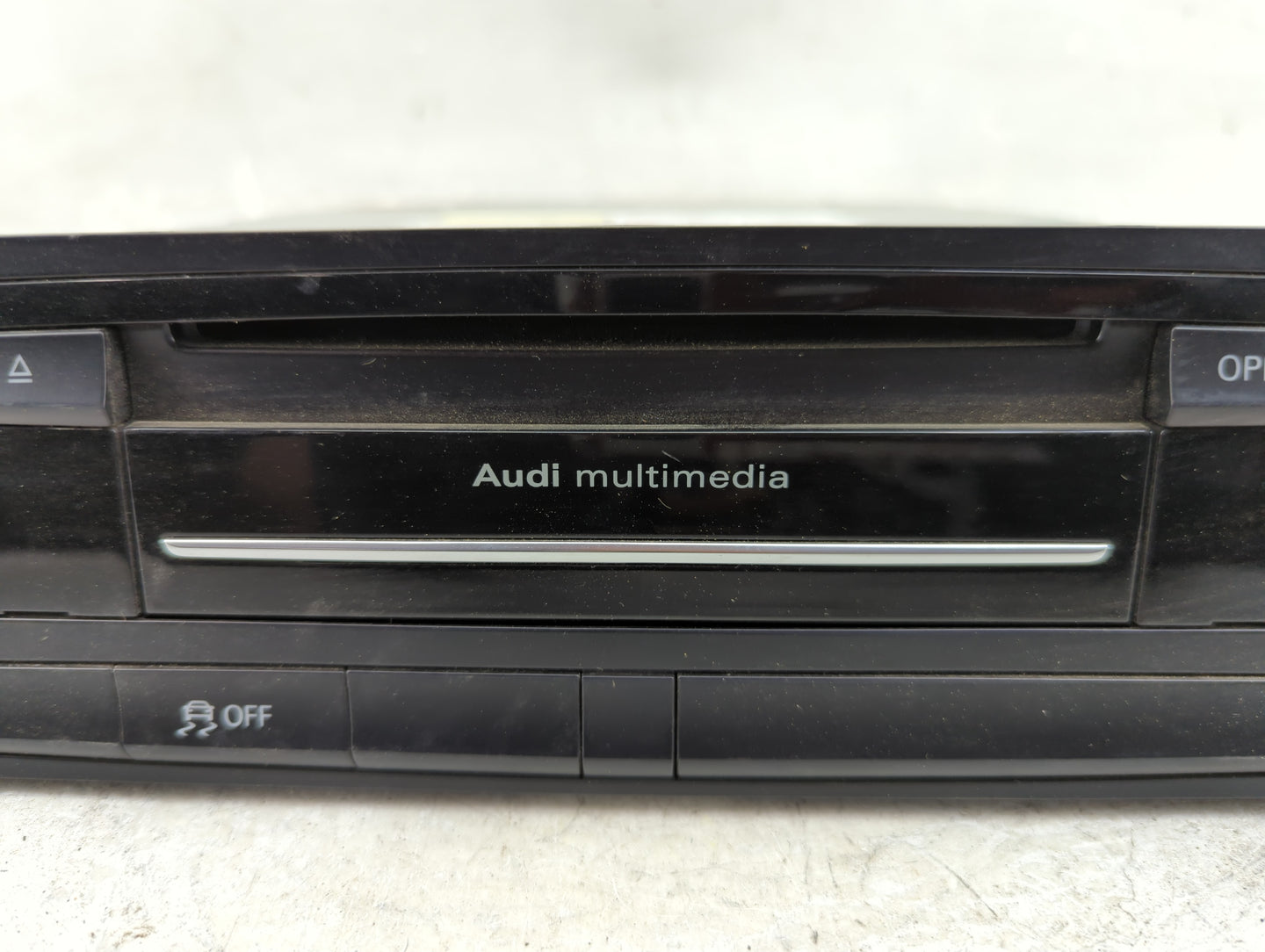 2013-2016 Audi A4 Radio AM FM Cd Player Receiver Replacement P/N:005WWDA0303 AD10-0169005 Fits OEM Used Auto Parts - Oemused