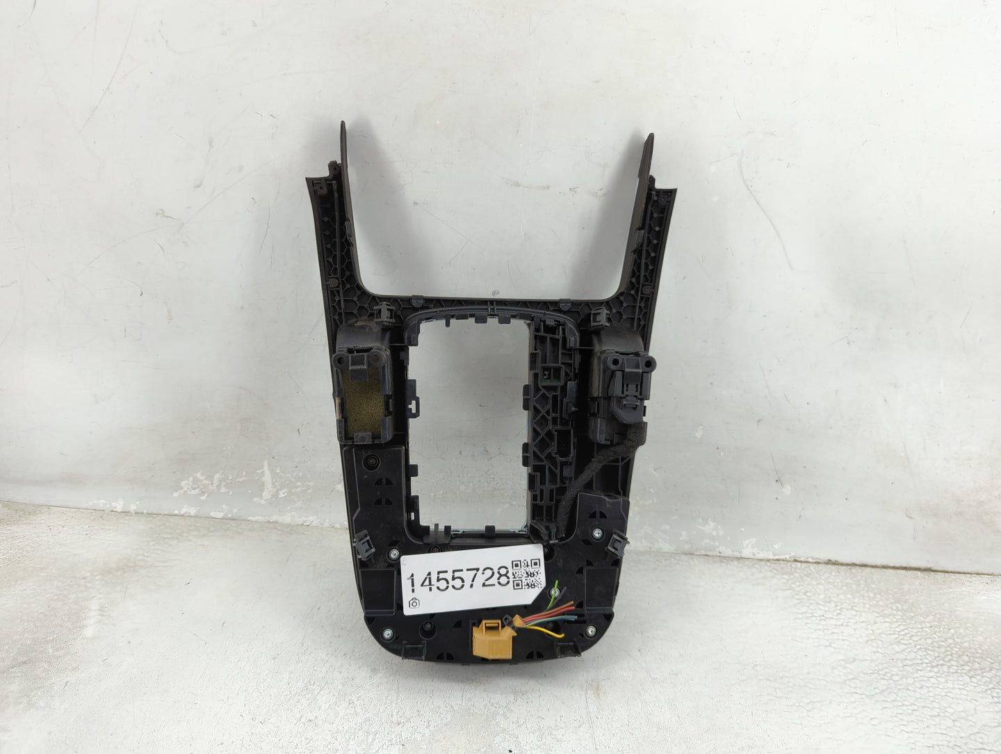 2013-2016 Audi A4 Radio Control Panel - Oemusedautoparts1.com