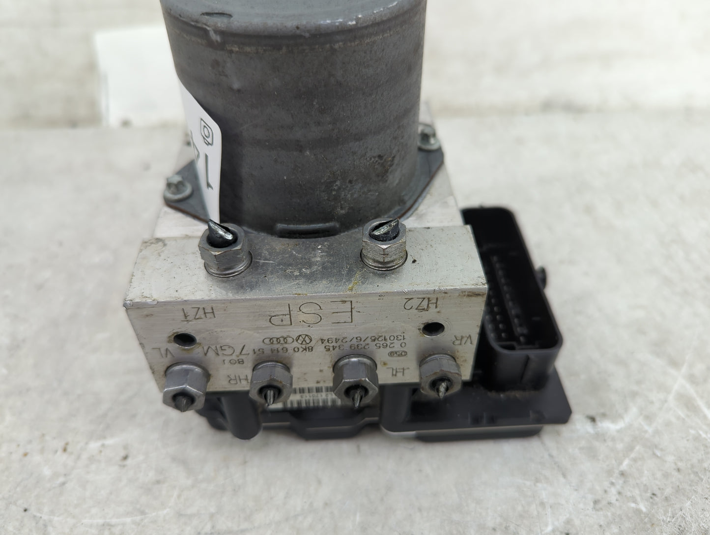 2013 Audi A4 ABS Pump Control Module Replacement P/N:0265239345 8K0614517GM Fits OEM Used Auto Parts - Oemusedautoparts1.com