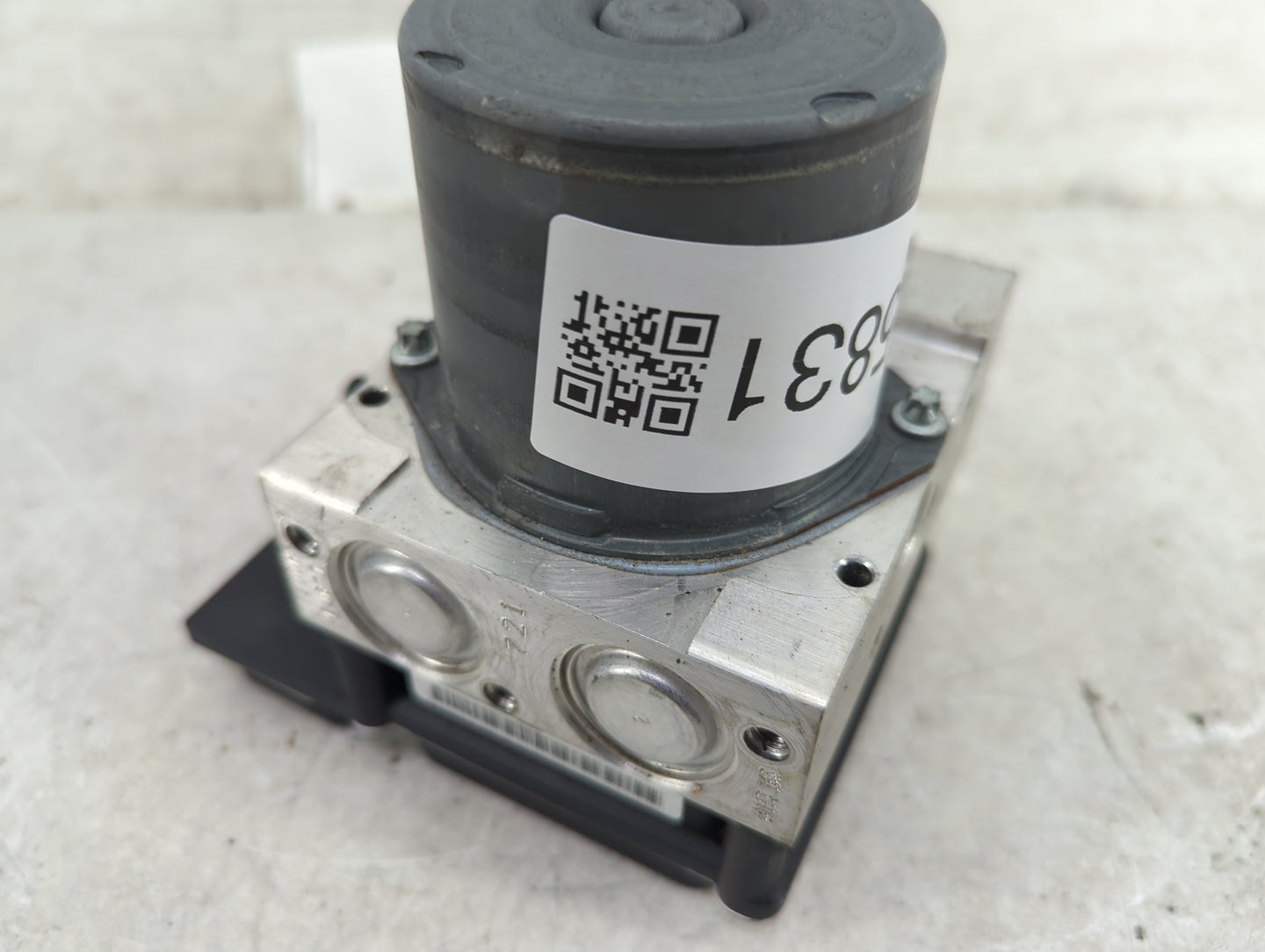 2013 Audi A4 ABS Pump Control Module Replacement P/N:0265239345 8K0614517GM Fits OEM Used Auto Parts - Oemusedautoparts1.com