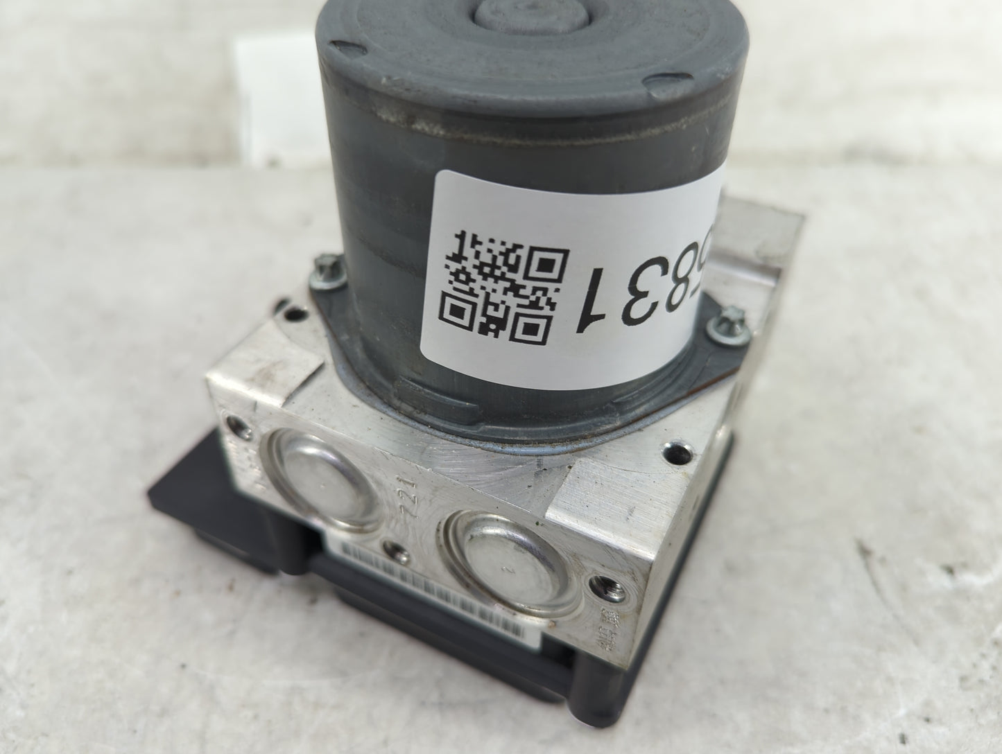 2013 Audi A4 ABS Pump Control Module Replacement P/N:0265239345 8K0614517GM Fits OEM Used Auto Parts - Oemusedautoparts1.com