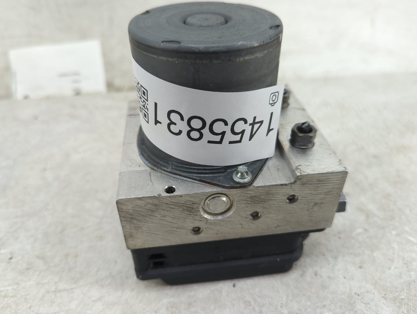 2013 Audi A4 ABS Pump Control Module Replacement P/N:0265239345 8K0614517GM Fits OEM Used Auto Parts - Oemusedautoparts1.com