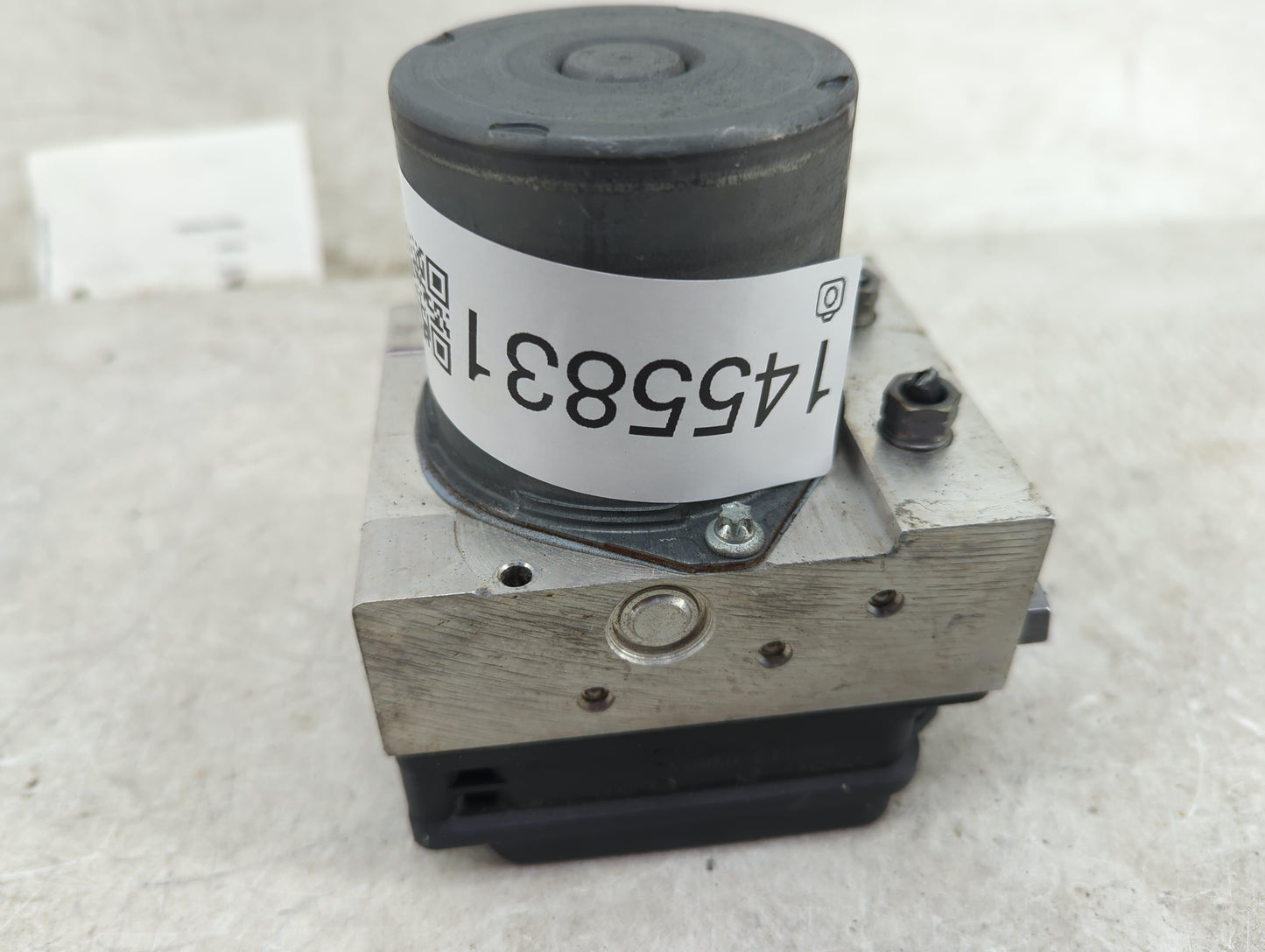 2013 Audi A4 ABS Pump Control Module Replacement P/N:0265239345 8K0614517GM Fits OEM Used Auto Parts - Oemusedautoparts1.com
