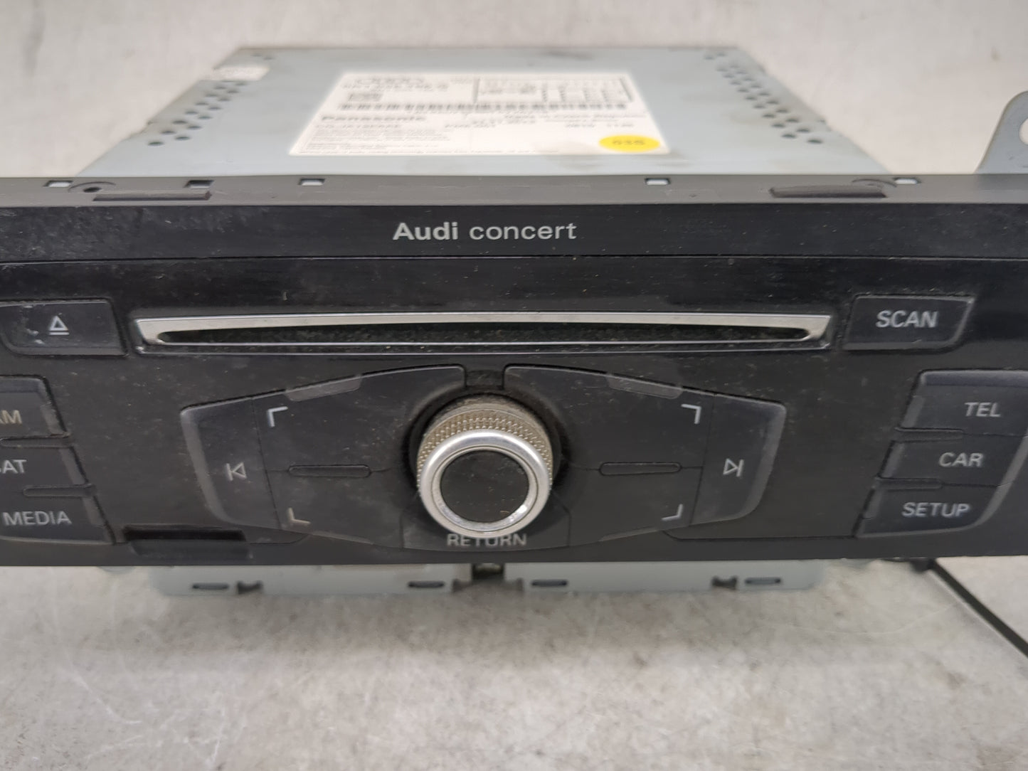 2013-2016 Audi A4 Radio AM FM Cd Player Receiver Replacement P/N:8R1 035 186 Q Fits Fits 2013 2014 2015 2016 OEM Used Auto P