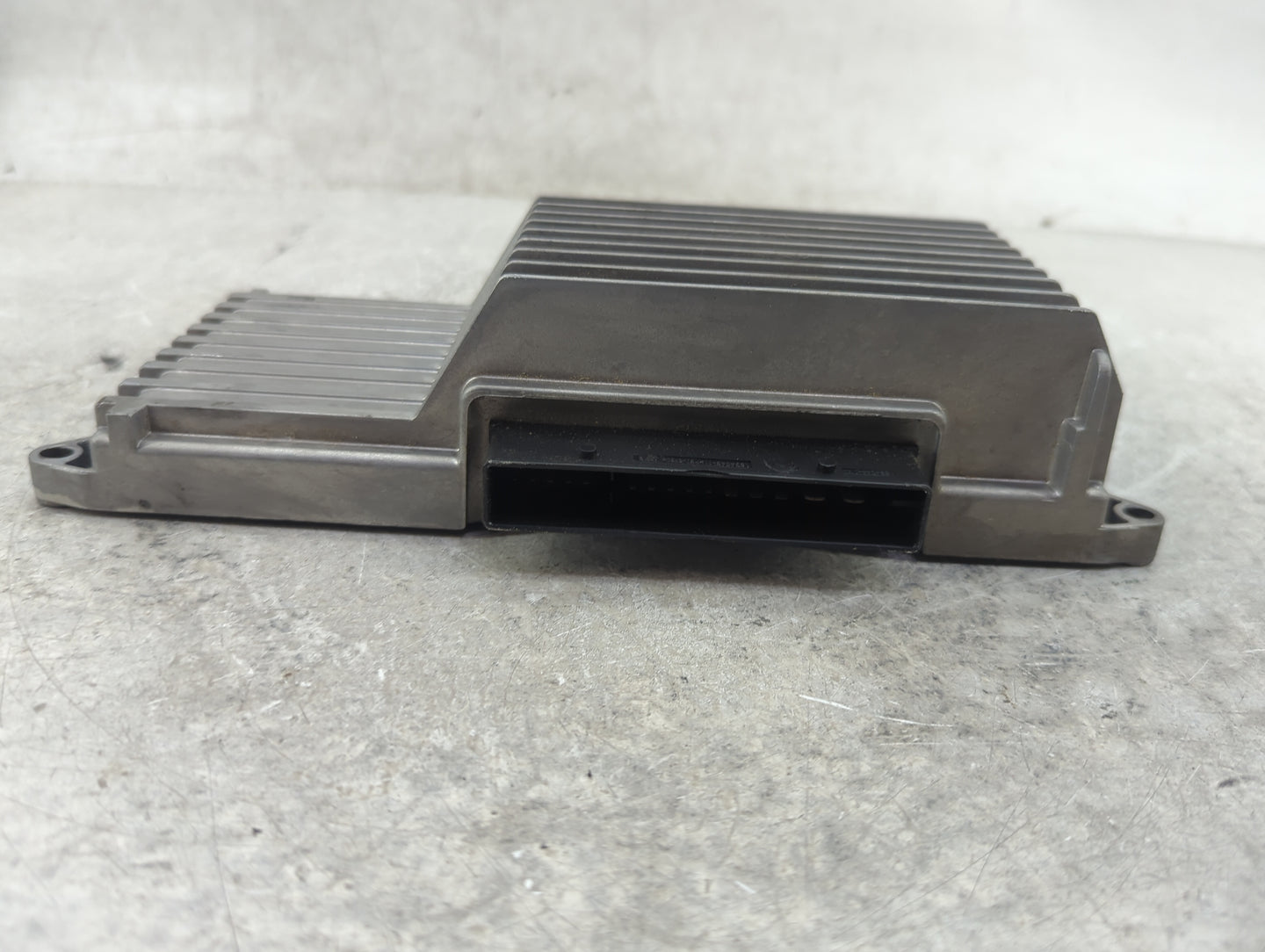 2013-2016 Audi A4 Radio Speaker Amplifier 8r1035223a|8r1035223 - Oemusedautoparts1.com