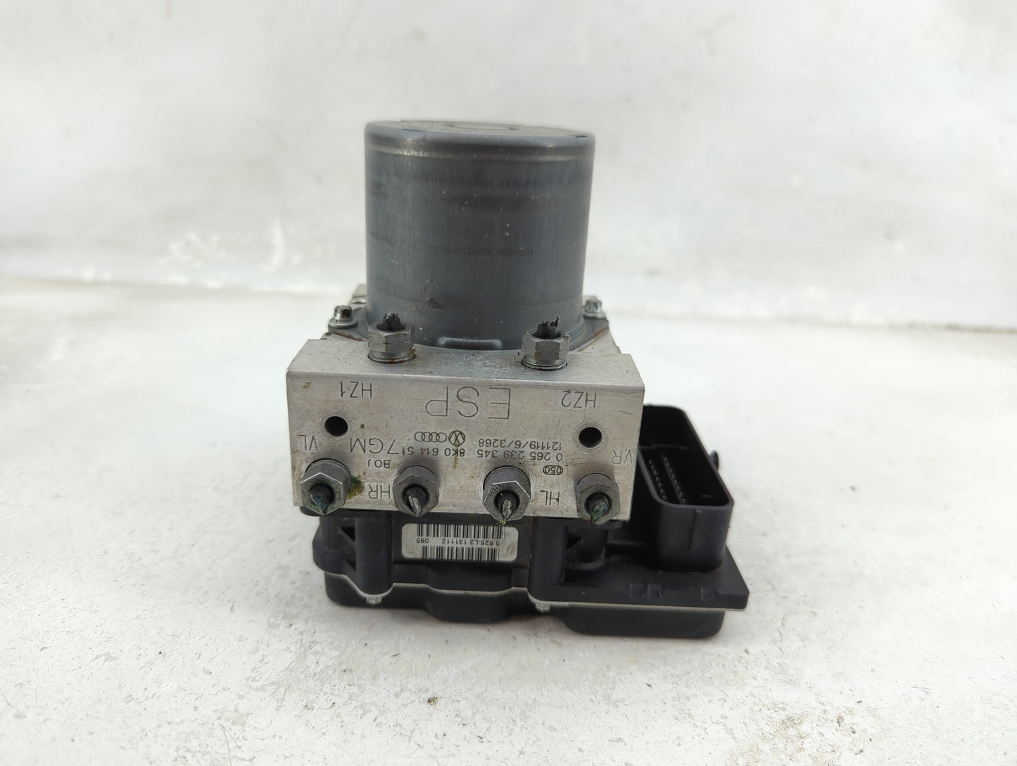 2013 Audi A4 ABS Pump Control Module Replacement P/N:8K0 907 379 CK 0 265 952 061 Fits OEM Used Auto Parts - Oemusedautopart
