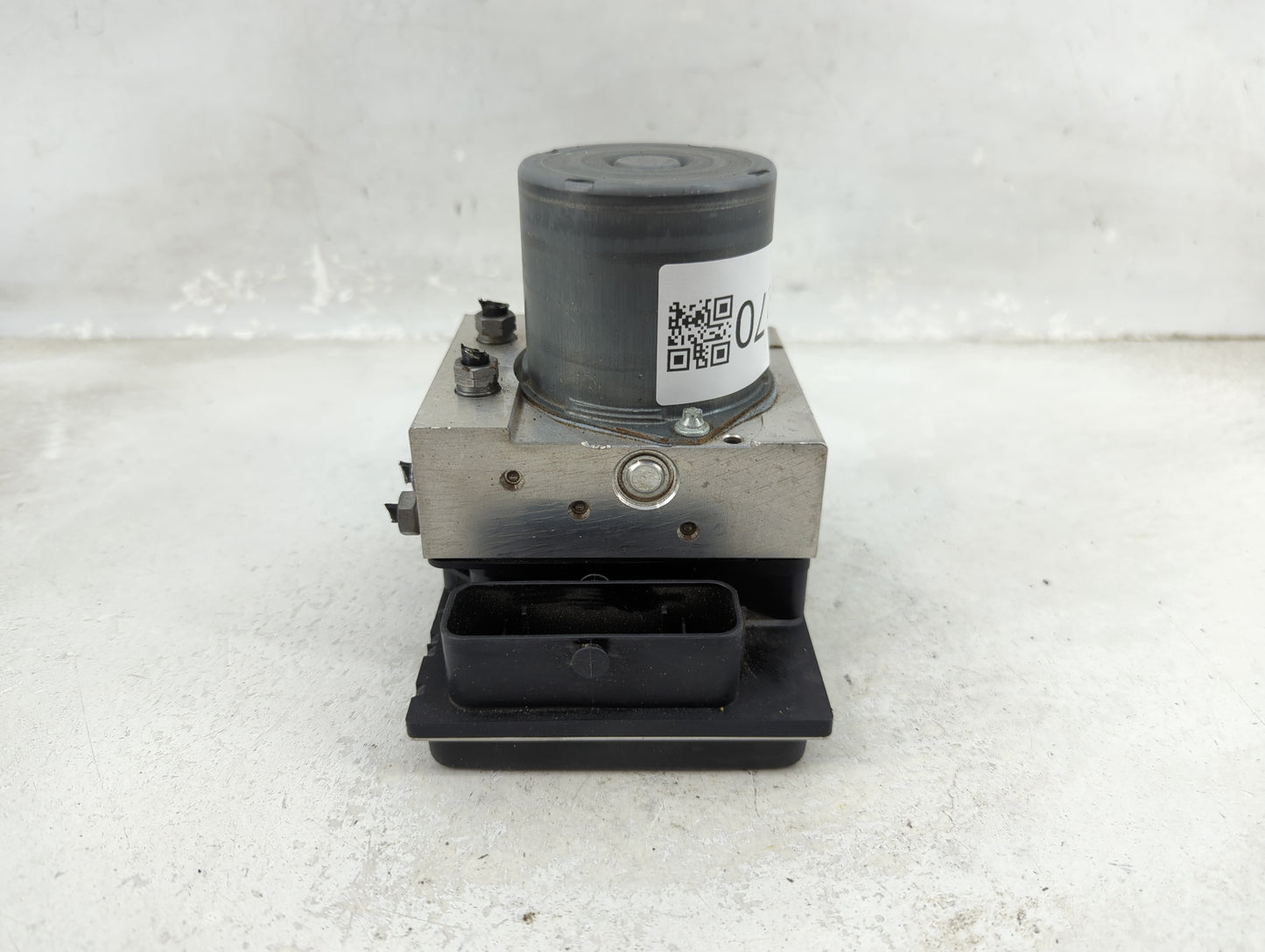 2013 Audi A4 ABS Pump Control Module Replacement P/N:8K0 907 379 CK 0 265 952 061 Fits OEM Used Auto Parts - Oemusedautopart