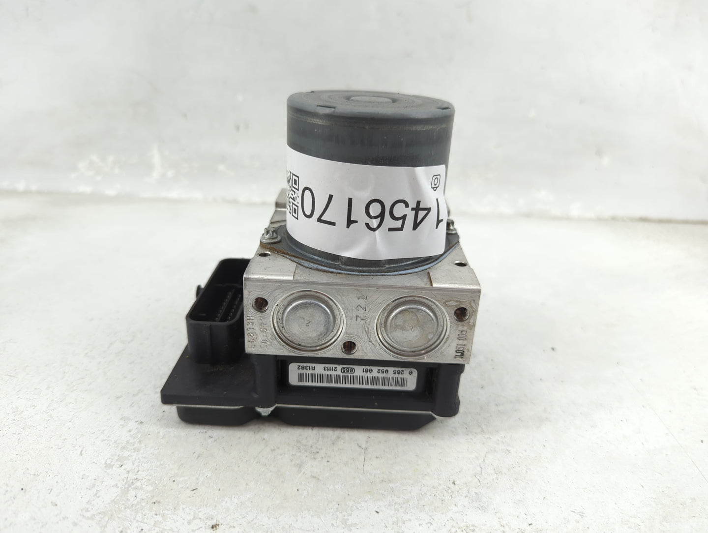 2013 Audi A4 ABS Pump Control Module Replacement P/N:8K0 907 379 CK 0 265 952 061 Fits OEM Used Auto Parts - Oemusedautopart