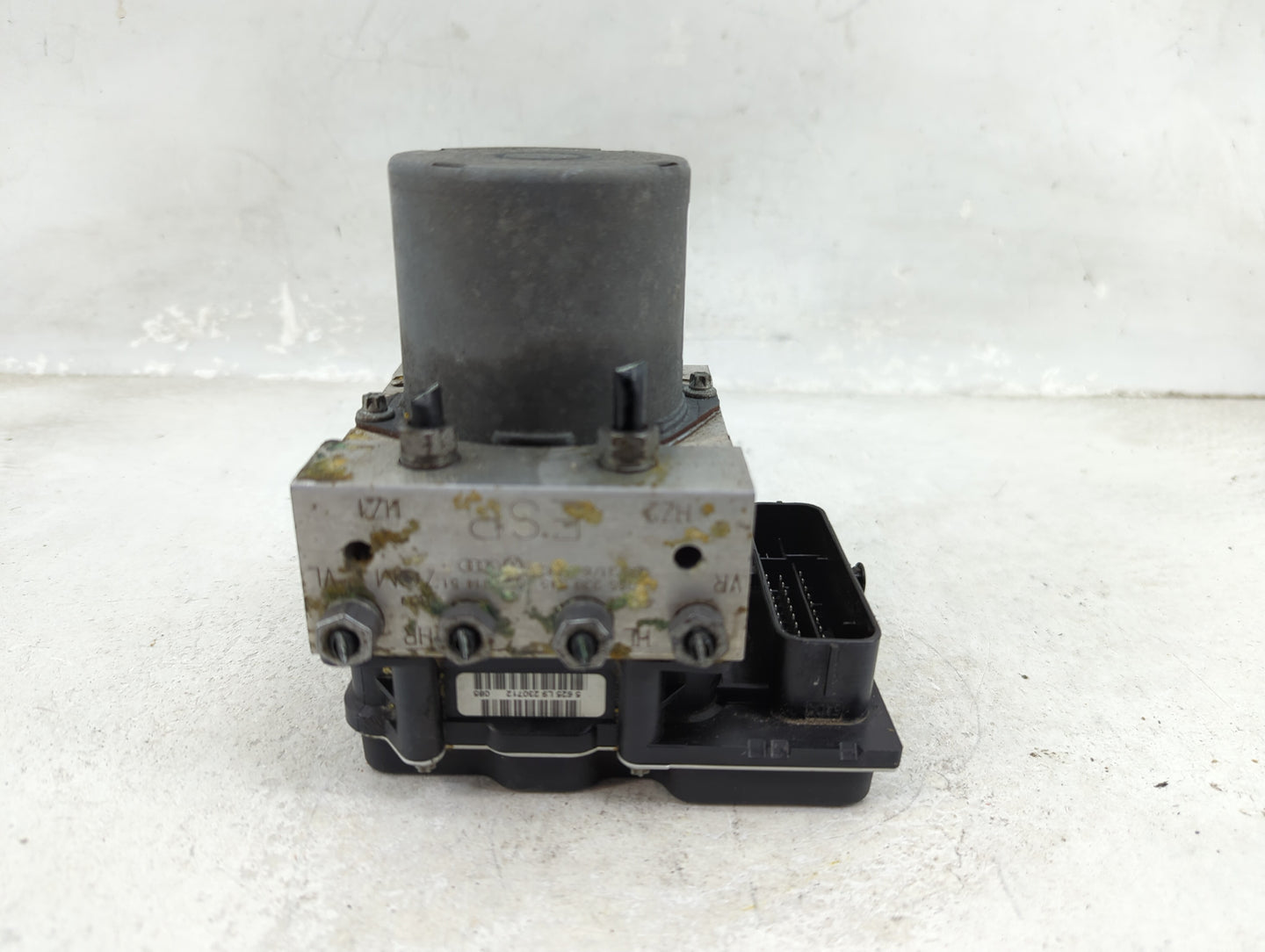 2013 Audi A4 ABS Pump Control Module Replacement P/N:8K0 907 379 CK 0 265 952 061 Fits OEM Used Auto Parts - Oemusedautopart