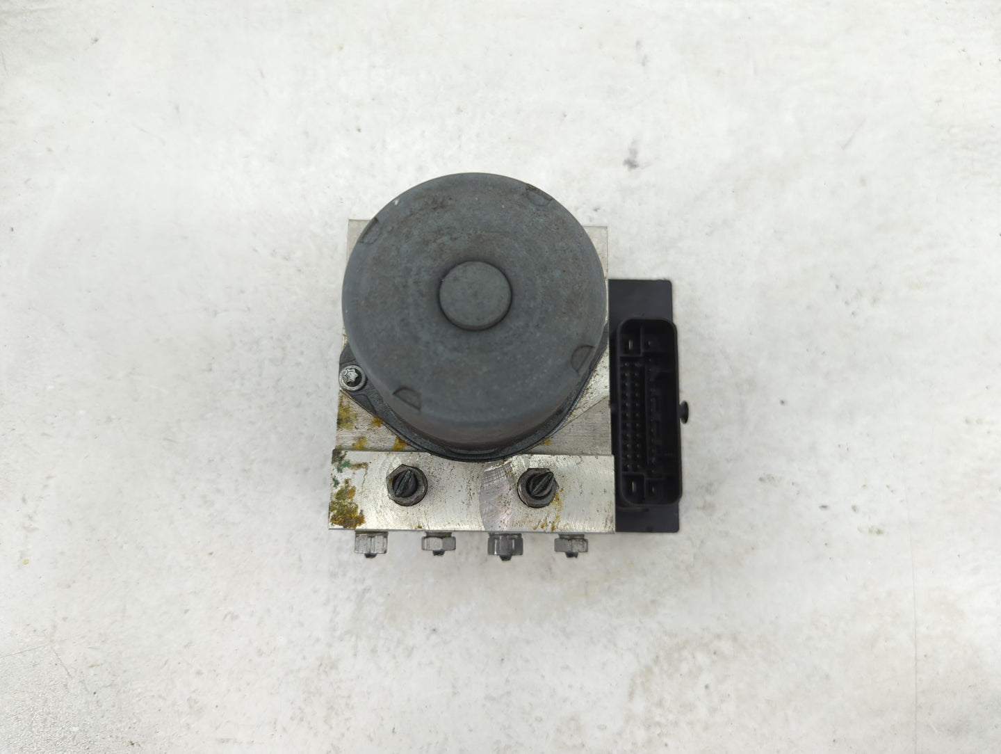 2013 Audi A4 ABS Pump Control Module Replacement P/N:8K0 907 379 CK 0 265 952 061 Fits OEM Used Auto Parts - Oemusedautopart