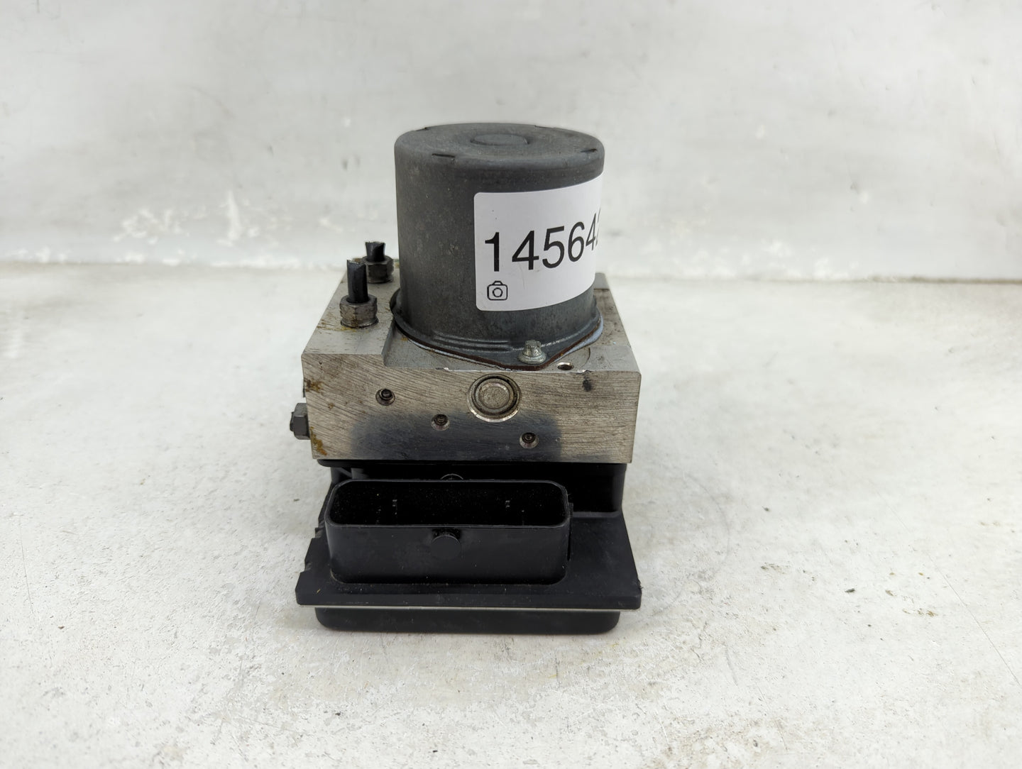 2013 Audi A4 ABS Pump Control Module Replacement P/N:8K0 907 379 CK 0 265 952 061 Fits OEM Used Auto Parts - Oemusedautopart