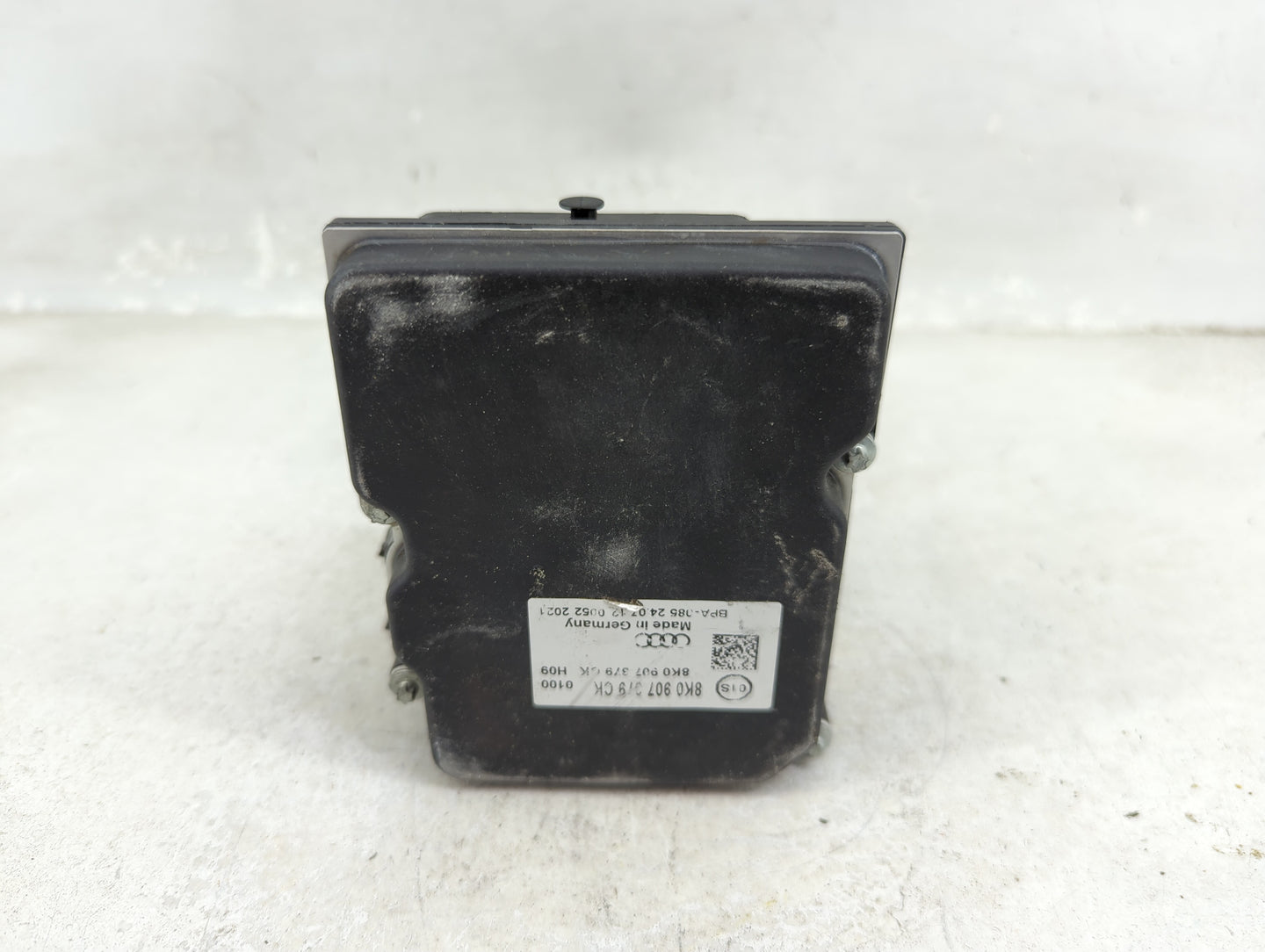 2013 Audi A4 ABS Pump Control Module Replacement P/N:8K0 907 379 CK 0 265 952 061 Fits OEM Used Auto Parts - Oemusedautopart
